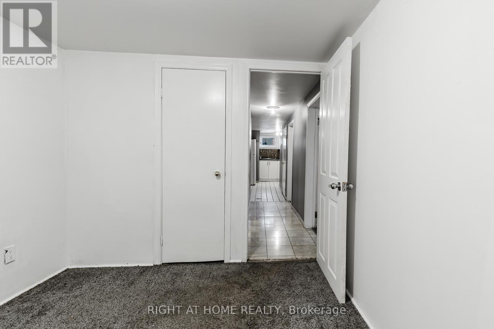 26 Sixteenth Street, Toronto (new Toronto), Ontario