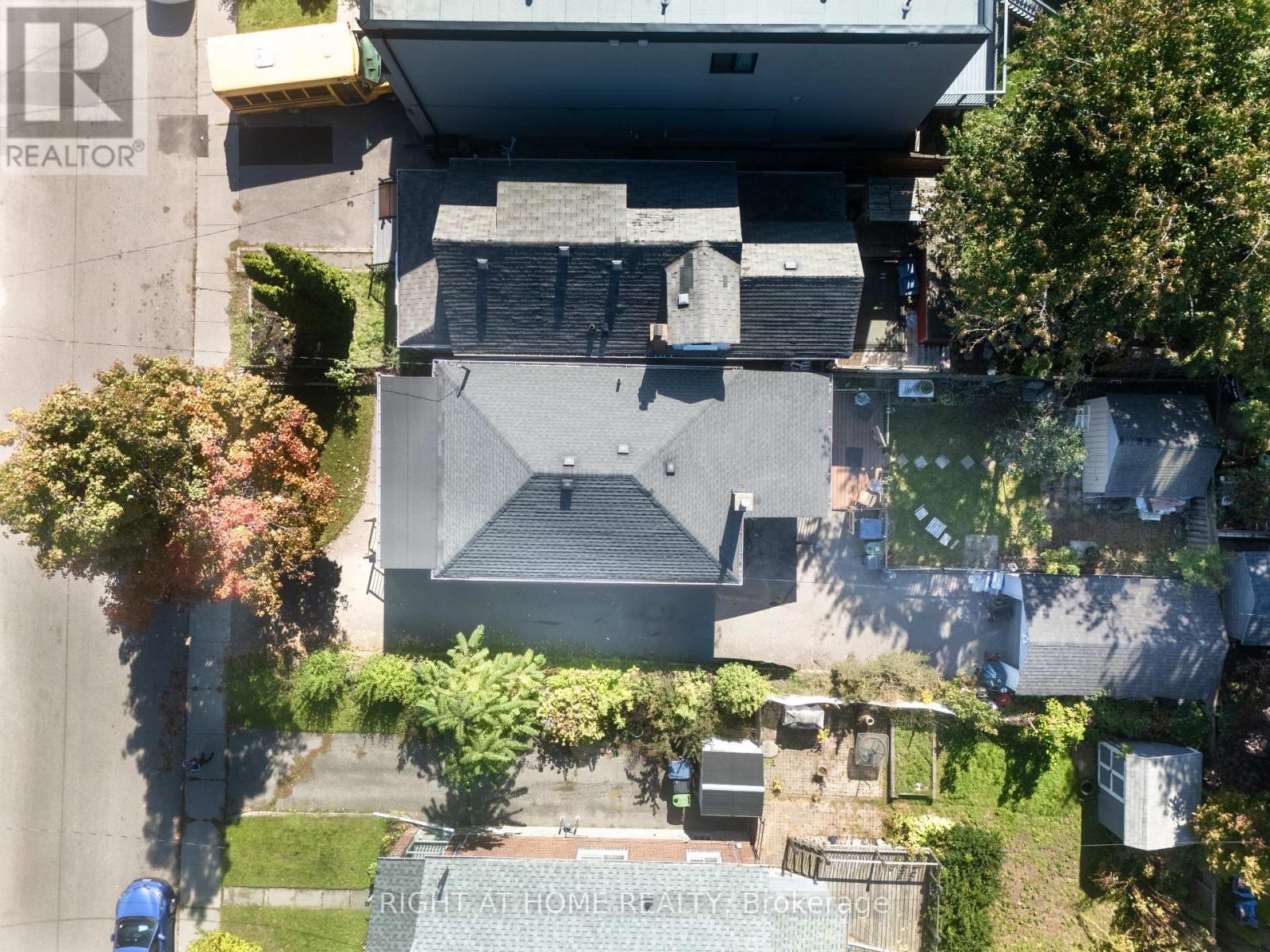 26 Sixteenth Street, Toronto (new Toronto), Ontario