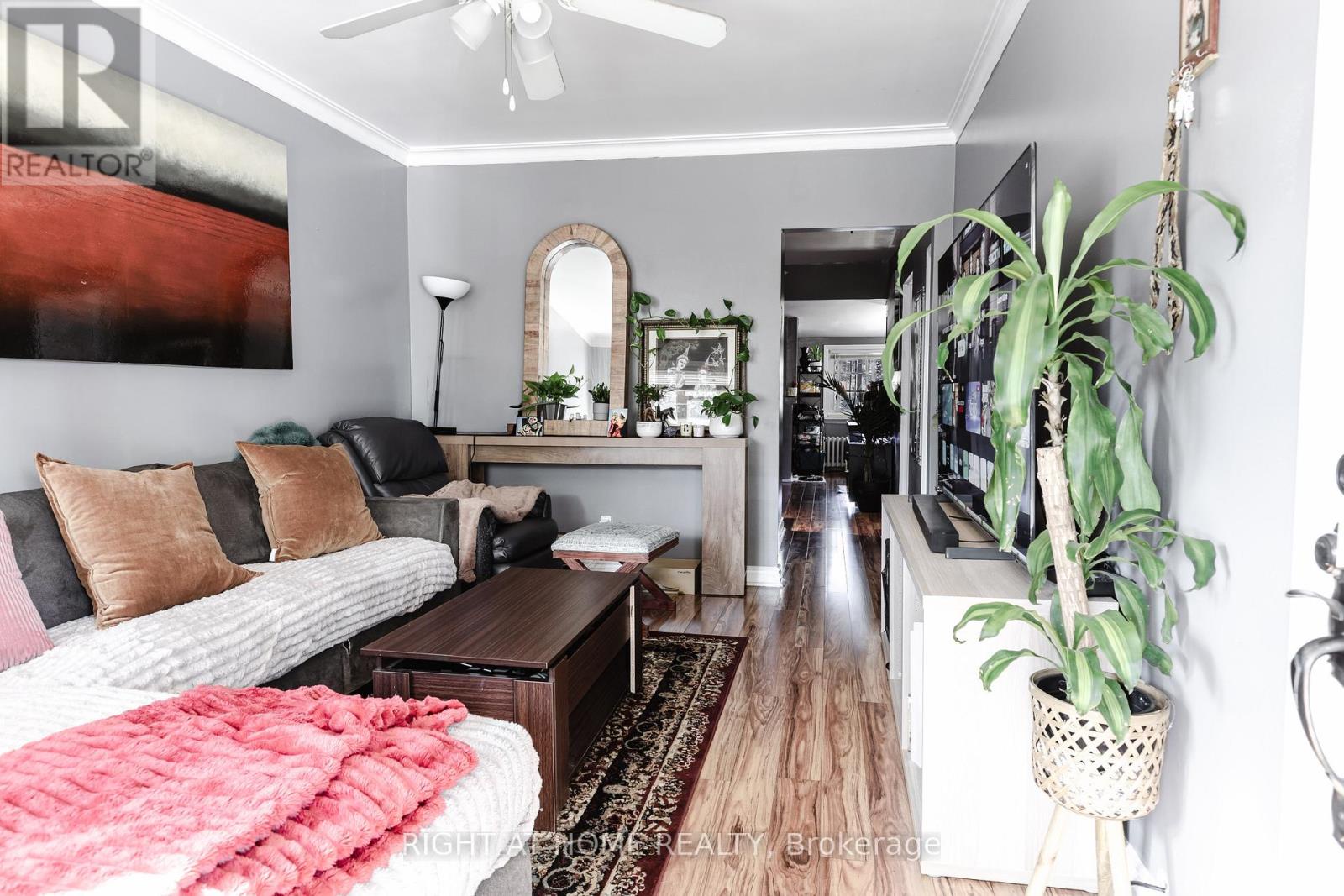 26 Sixteenth Street, Toronto (new Toronto), Ontario