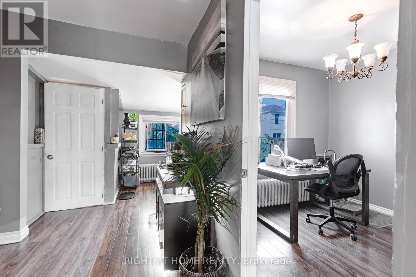 26 Sixteenth Street, Toronto (new Toronto), Ontario