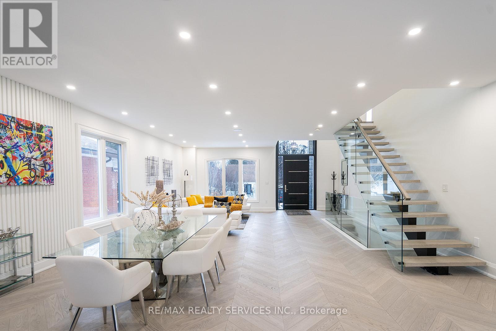 3 Bonnyview Drive, Toronto (stonegate-queensway), Ontario