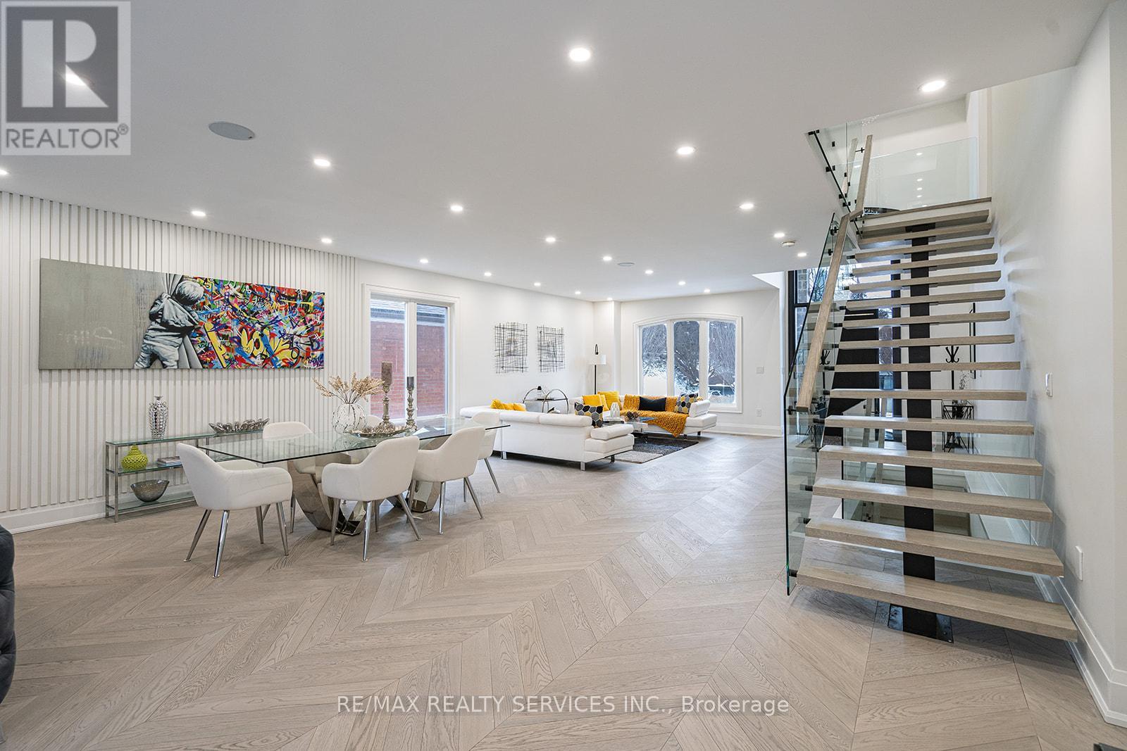 3 Bonnyview Drive, Toronto (stonegate-queensway), Ontario