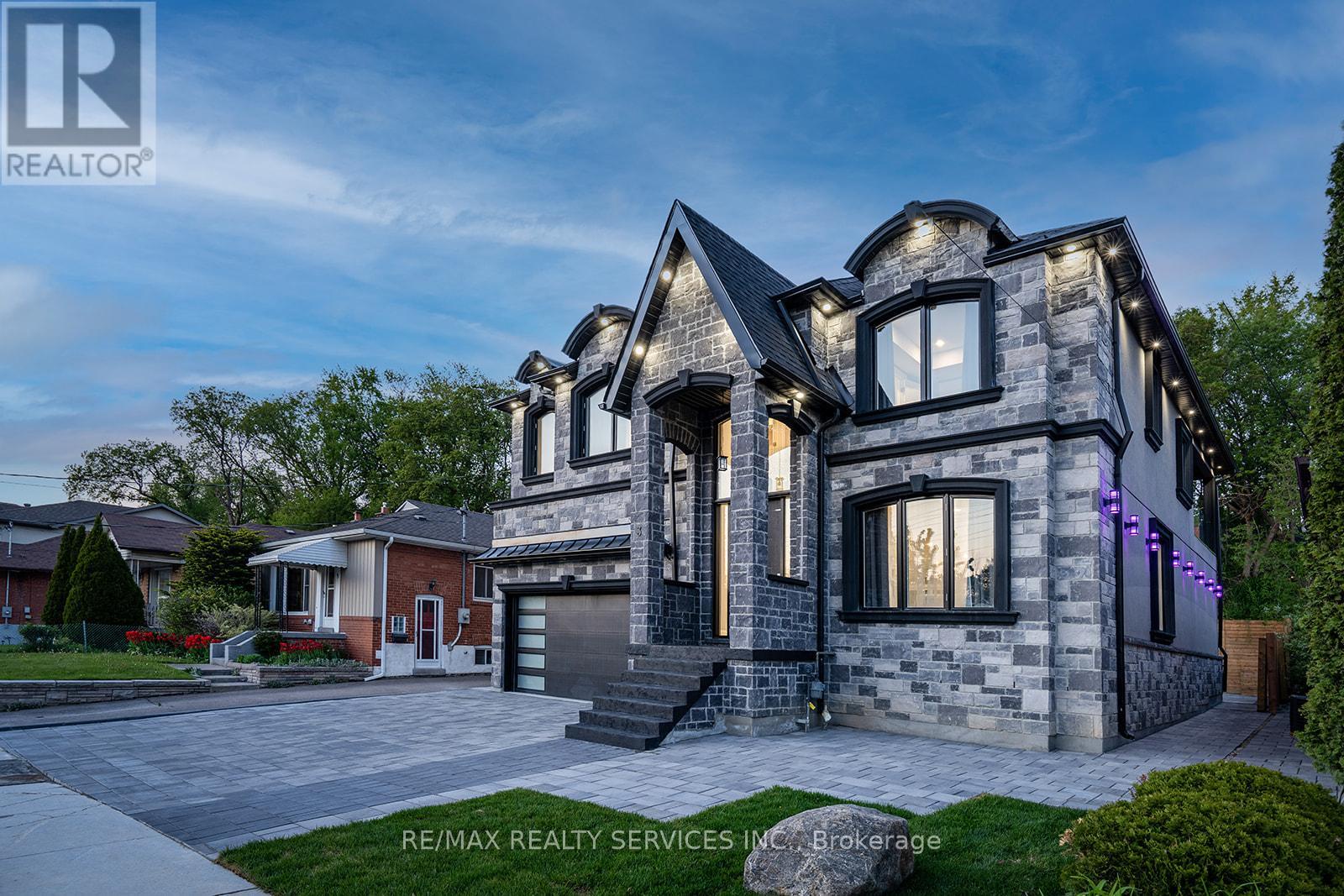 3 Bonnyview Drive, Toronto (stonegate-queensway), Ontario