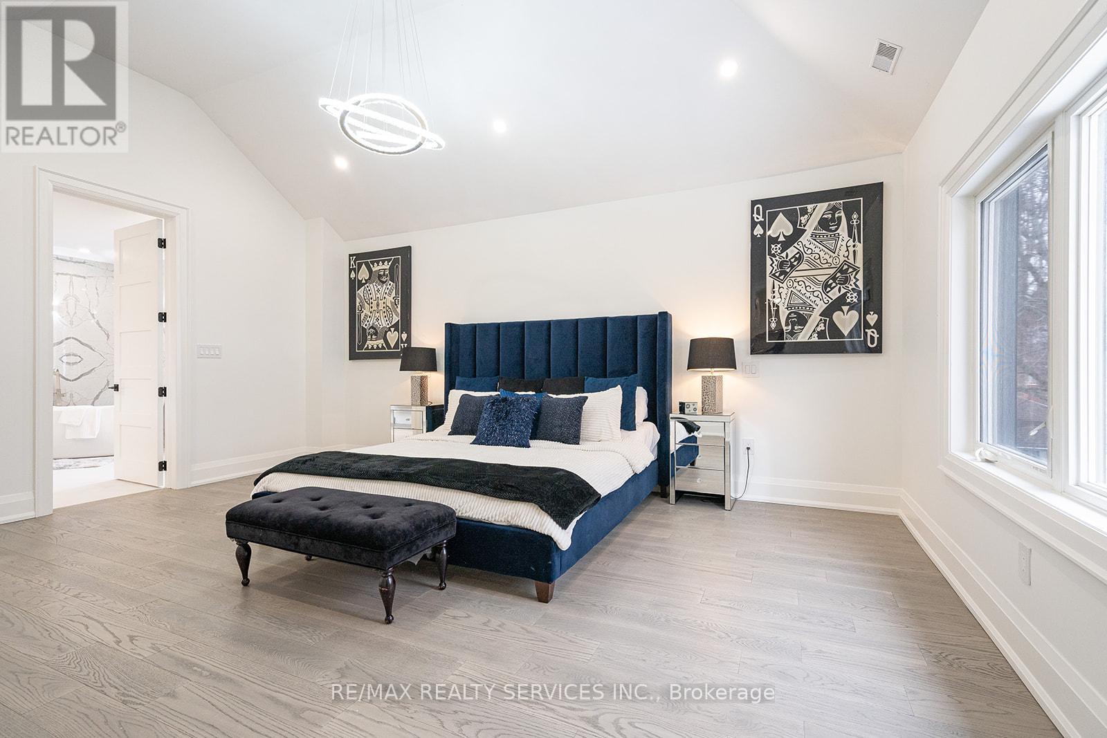 3 Bonnyview Drive, Toronto (stonegate-queensway), Ontario