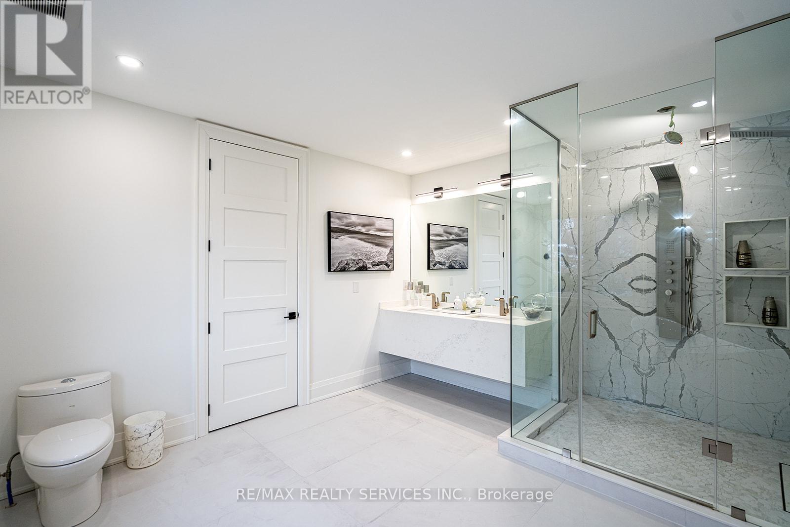 3 Bonnyview Drive, Toronto (stonegate-queensway), Ontario