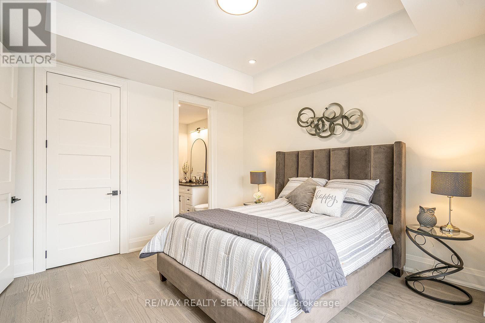 3 Bonnyview Drive, Toronto (stonegate-queensway), Ontario