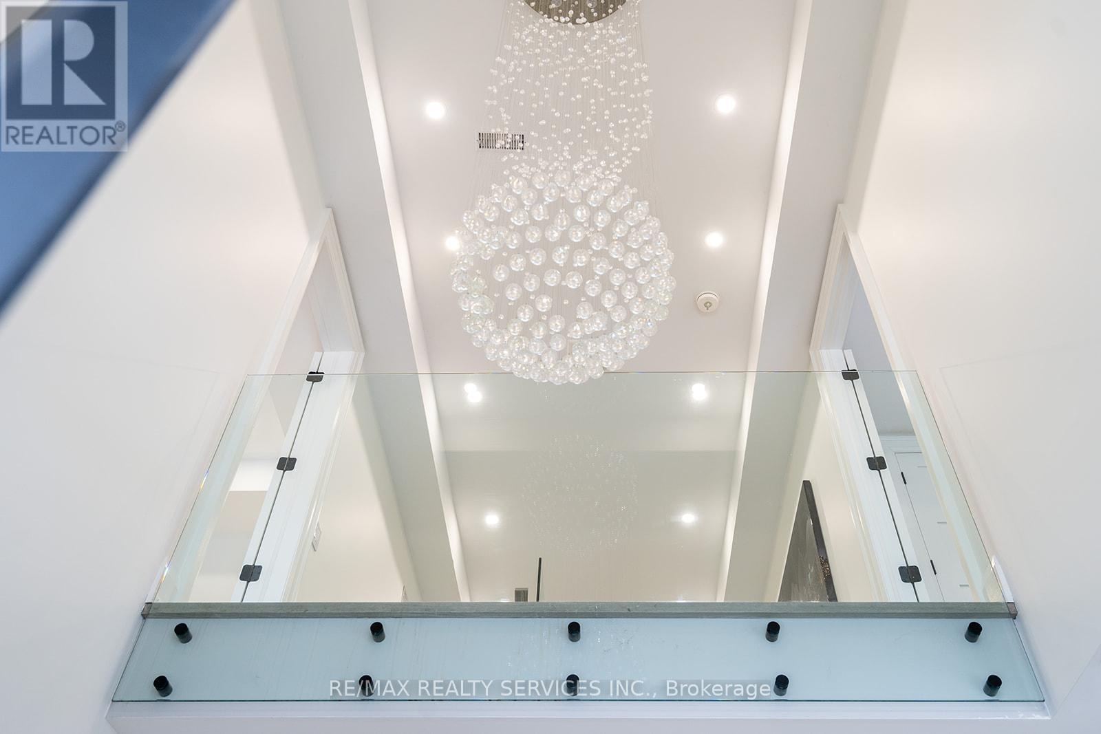 3 Bonnyview Drive, Toronto (stonegate-queensway), Ontario