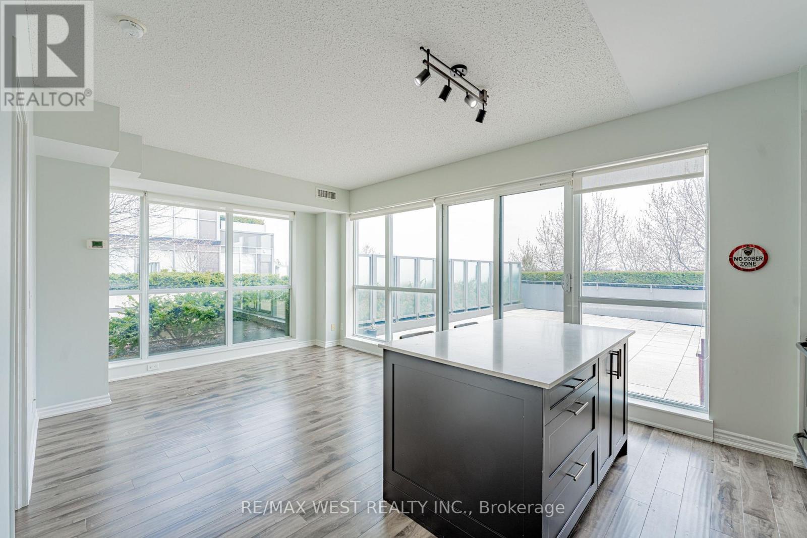 625 - 15 James Finlay Way, Toronto (downsview-roding-cfb), Ontario