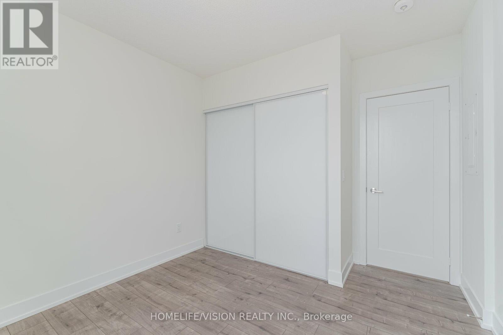 Ph06 - 10 Eva Road, Toronto (etobicoke West Mall), Ontario