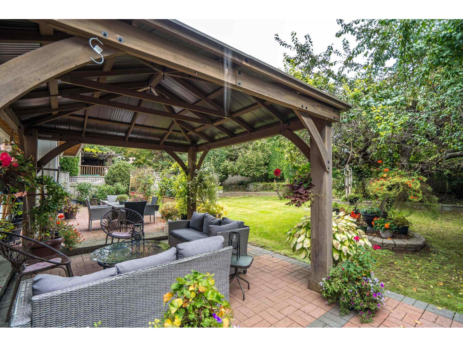 15396 Sequoia Drive, Surrey, British Columbia