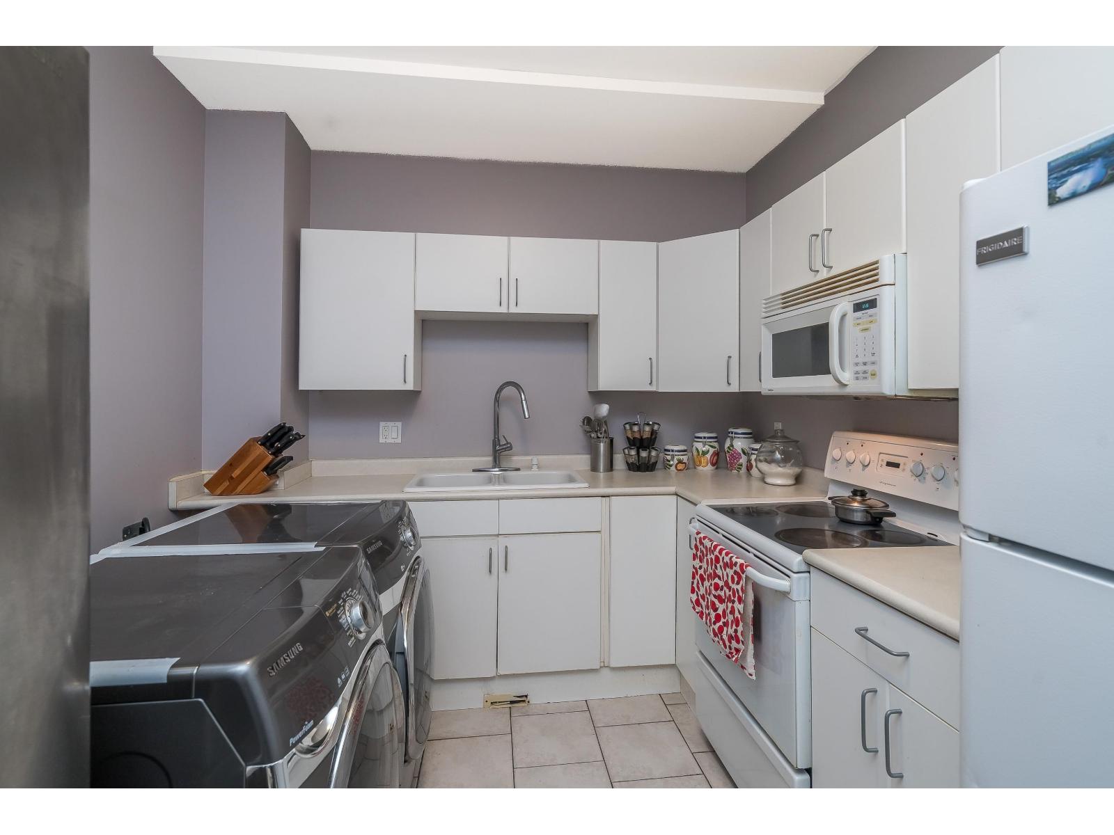 15396 Sequoia Drive, Surrey, British Columbia