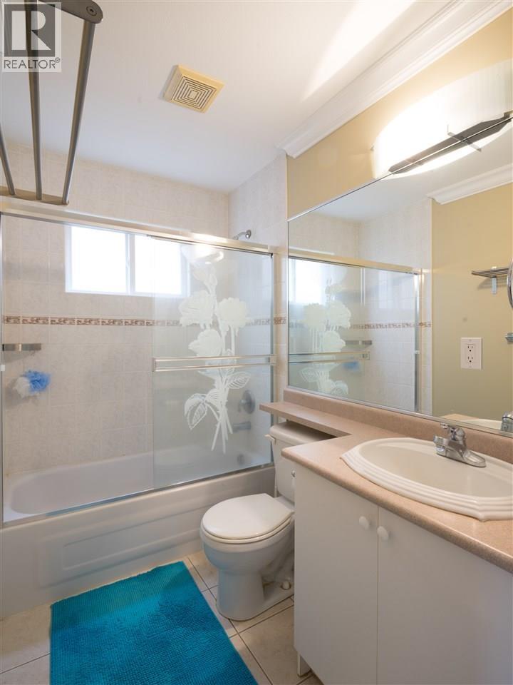 2052 Westview Drive, North Vancouver, British Columbia