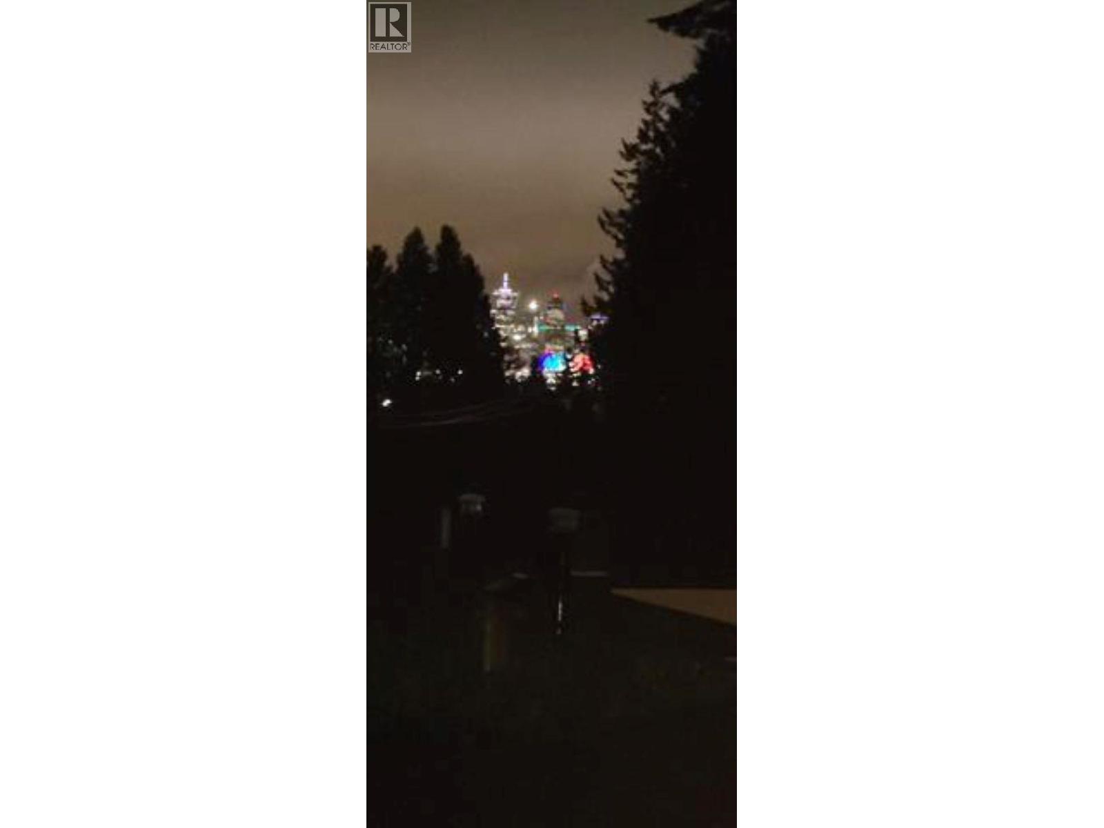 2052 Westview Drive, North Vancouver, British Columbia