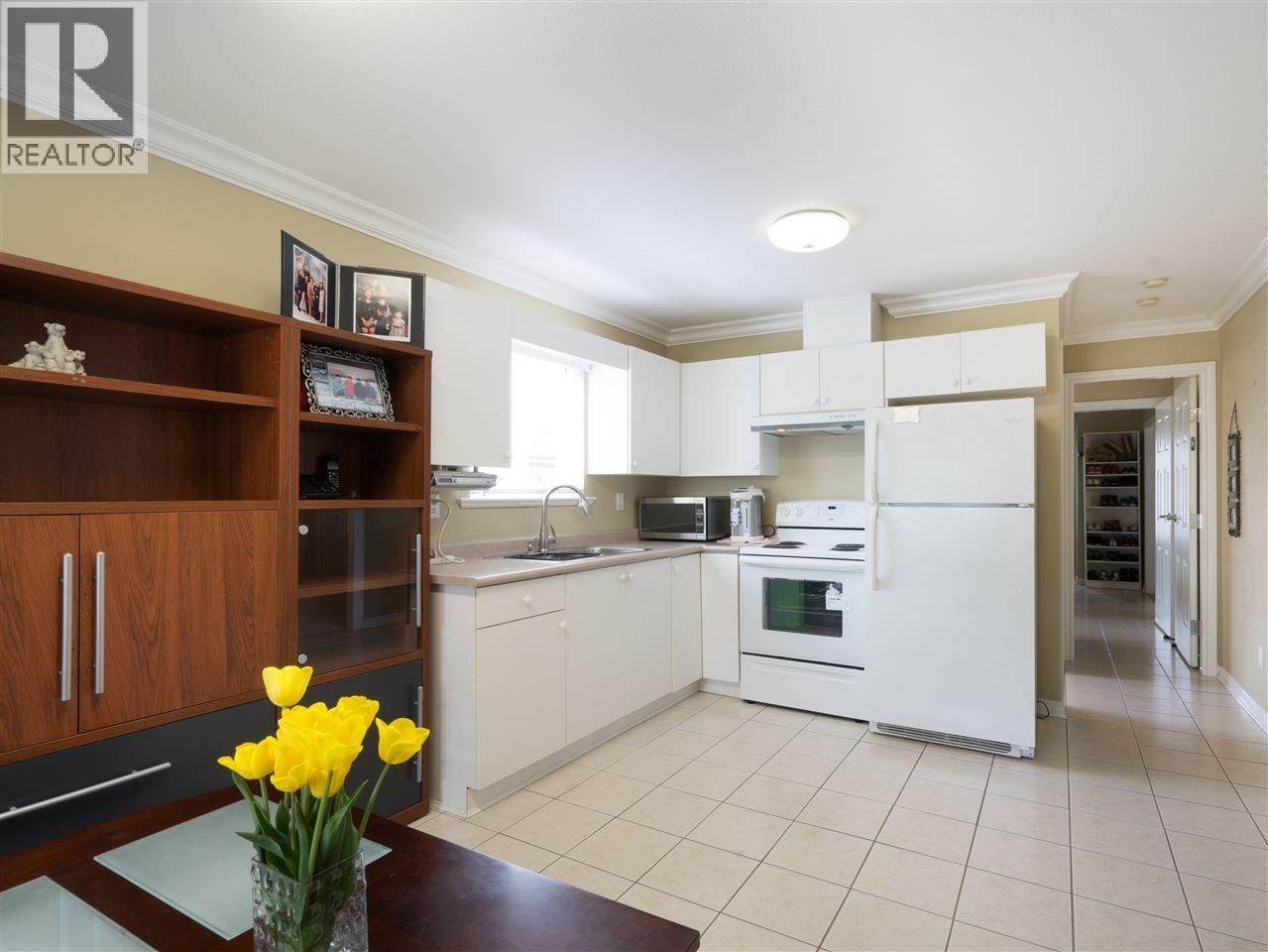 2052 Westview Drive, North Vancouver, British Columbia