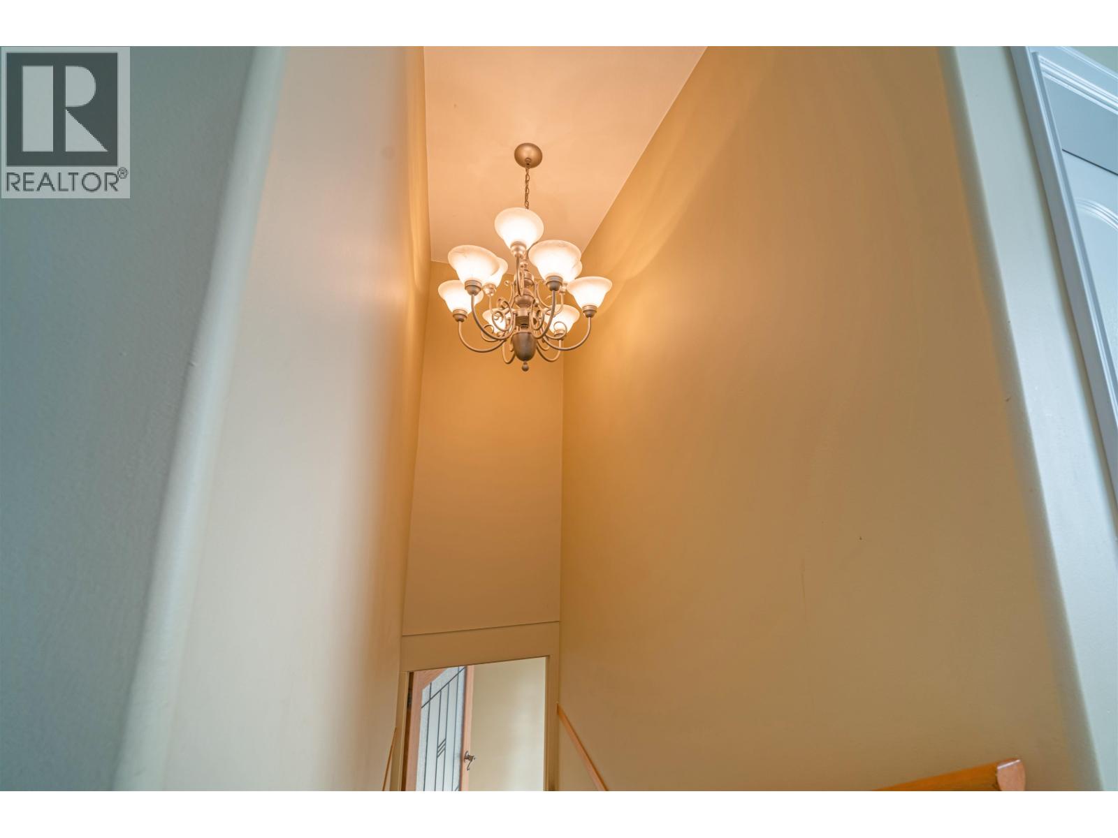 2052 Westview Drive, North Vancouver, British Columbia