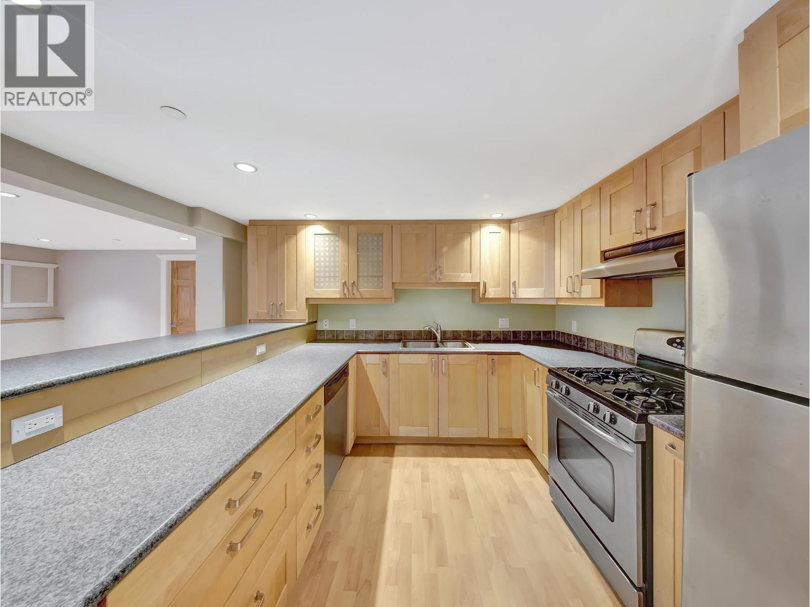 2770 W 5th Avenue, Vancouver, British Columbia