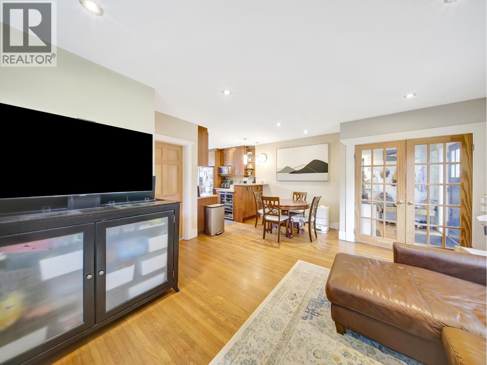 2770 W 5th Avenue, Vancouver, British Columbia