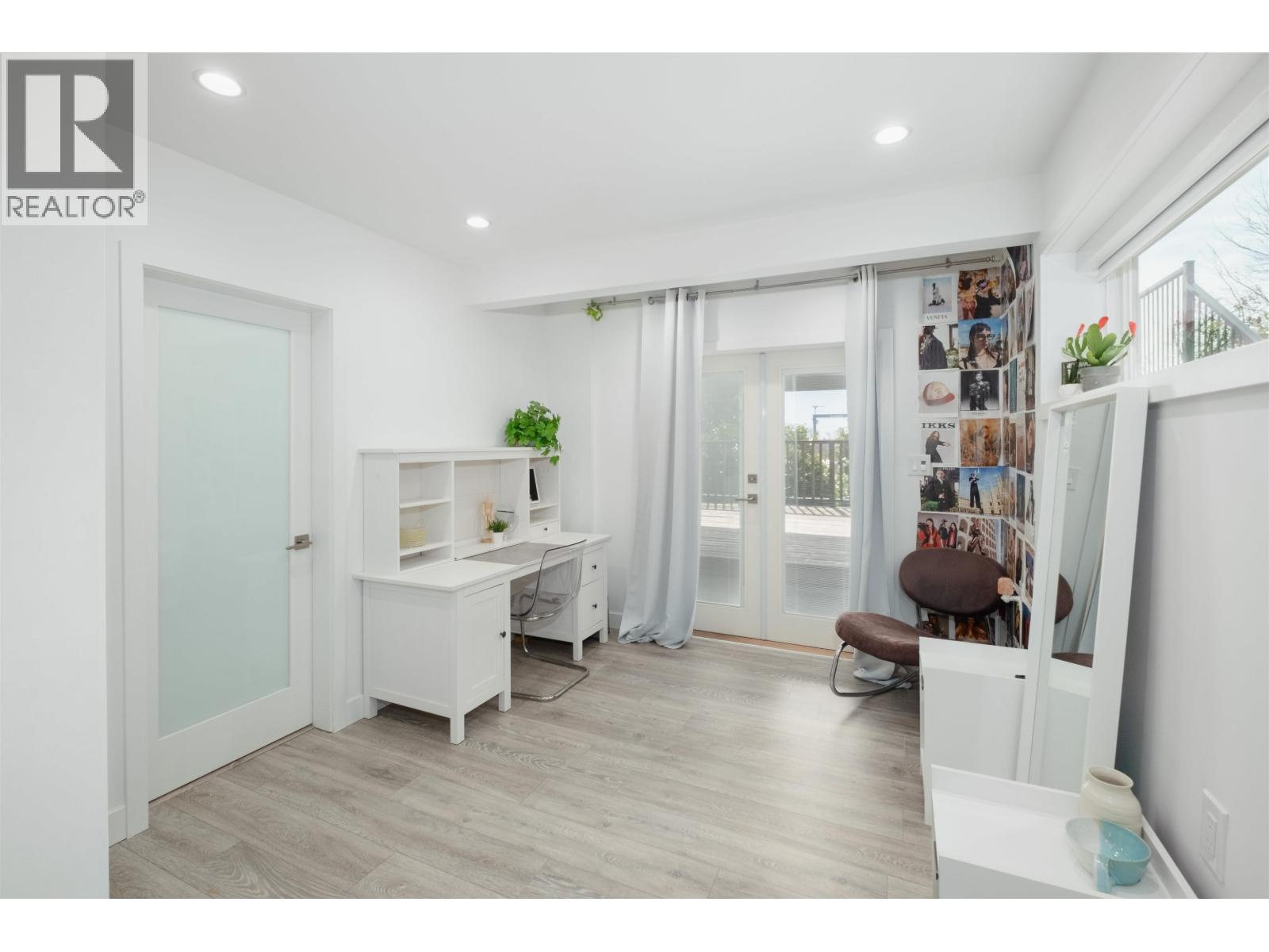 1095 W Keith Road, North Vancouver, British Columbia