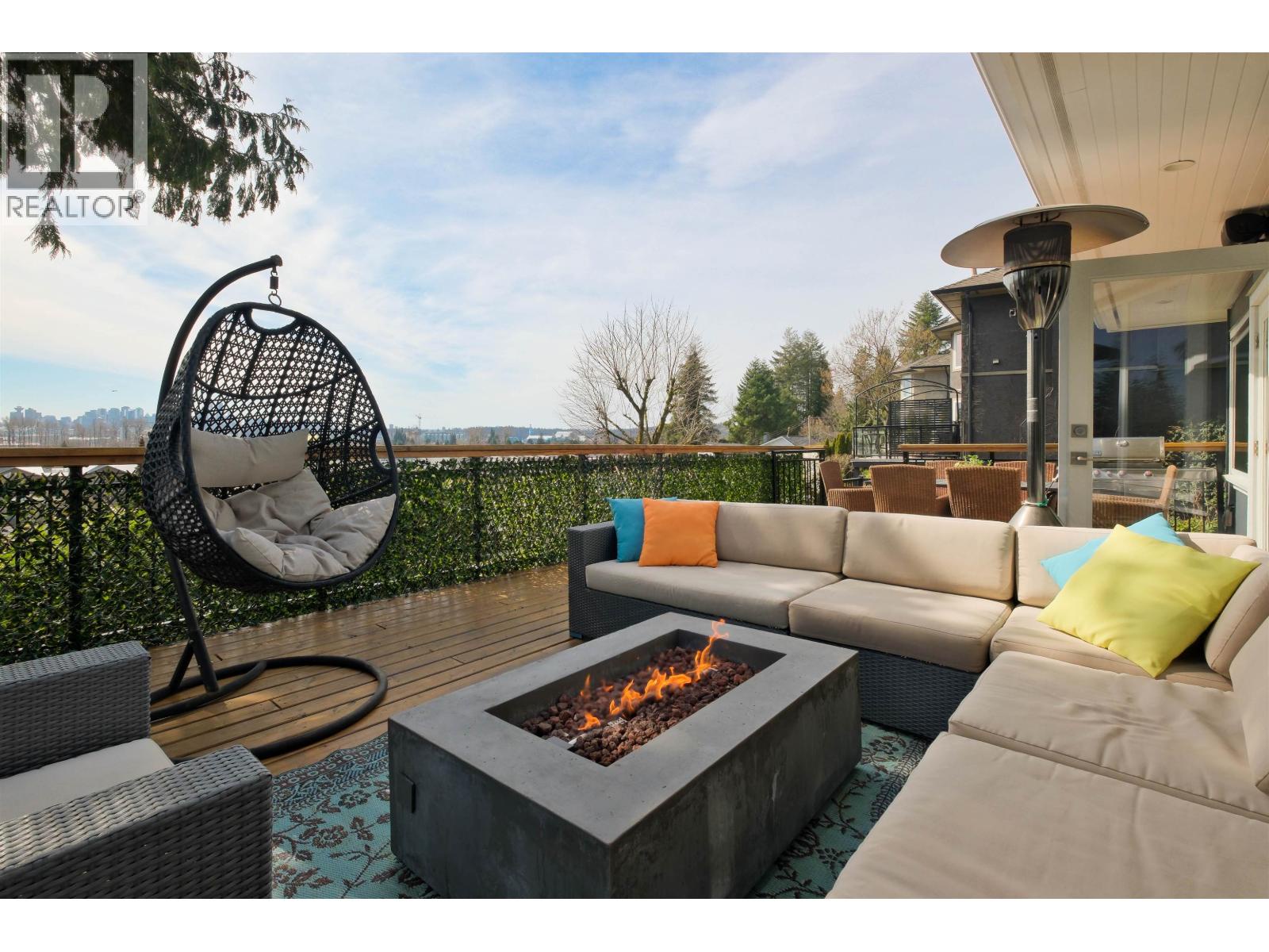 1095 W Keith Road, North Vancouver, British Columbia