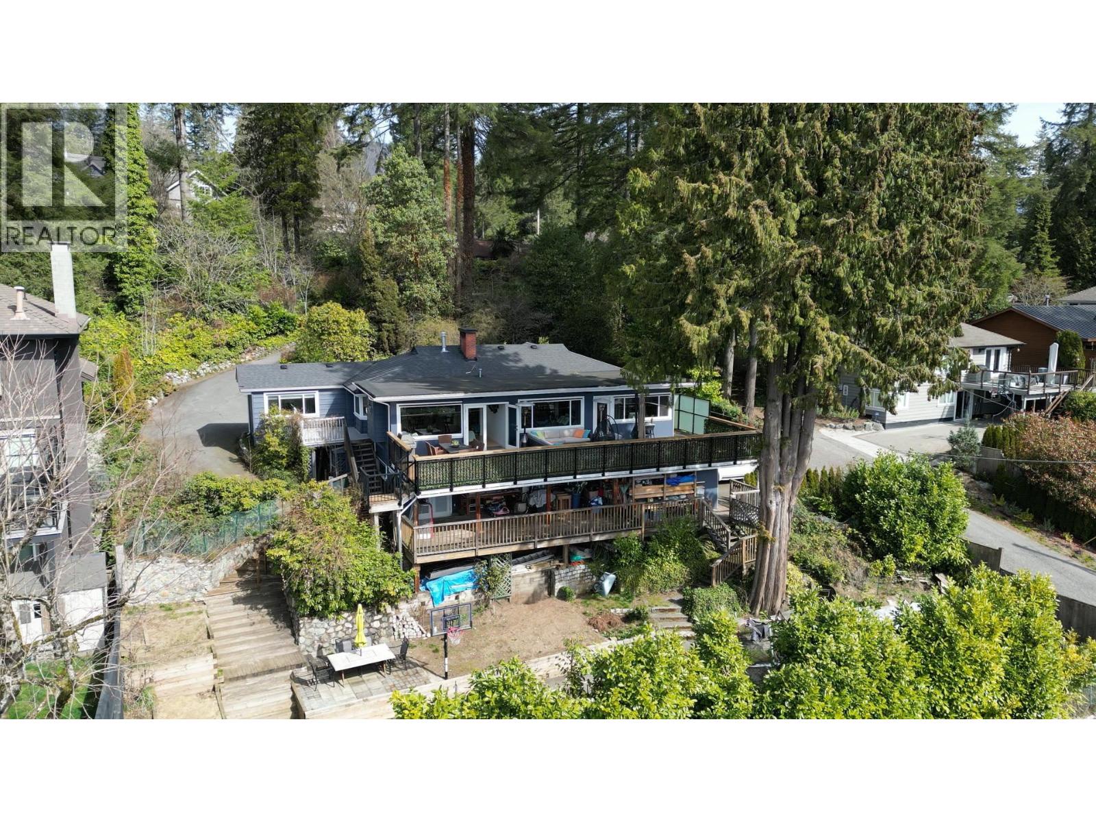 1095 W Keith Road, North Vancouver, British Columbia