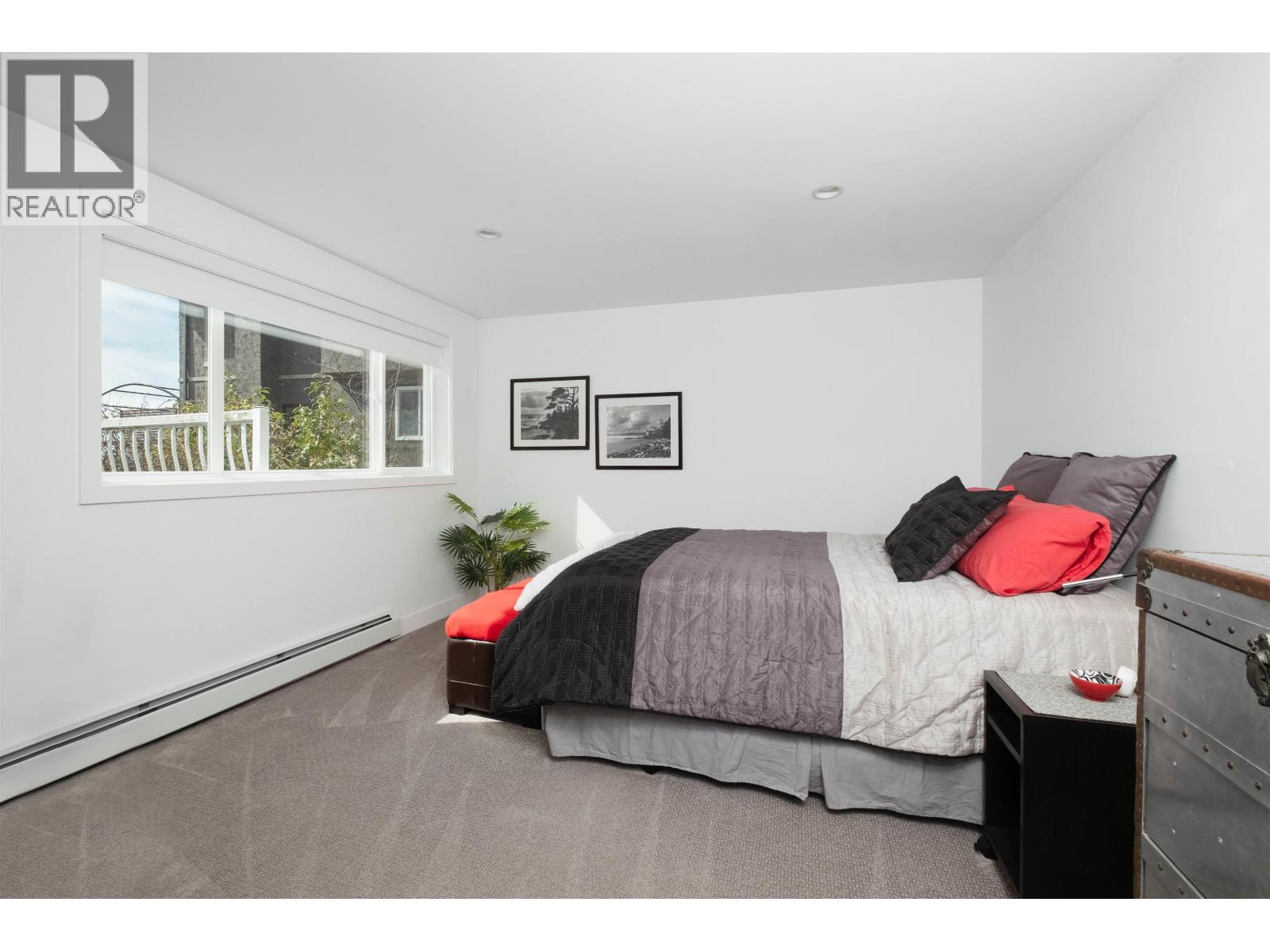 1095 W Keith Road, North Vancouver, British Columbia