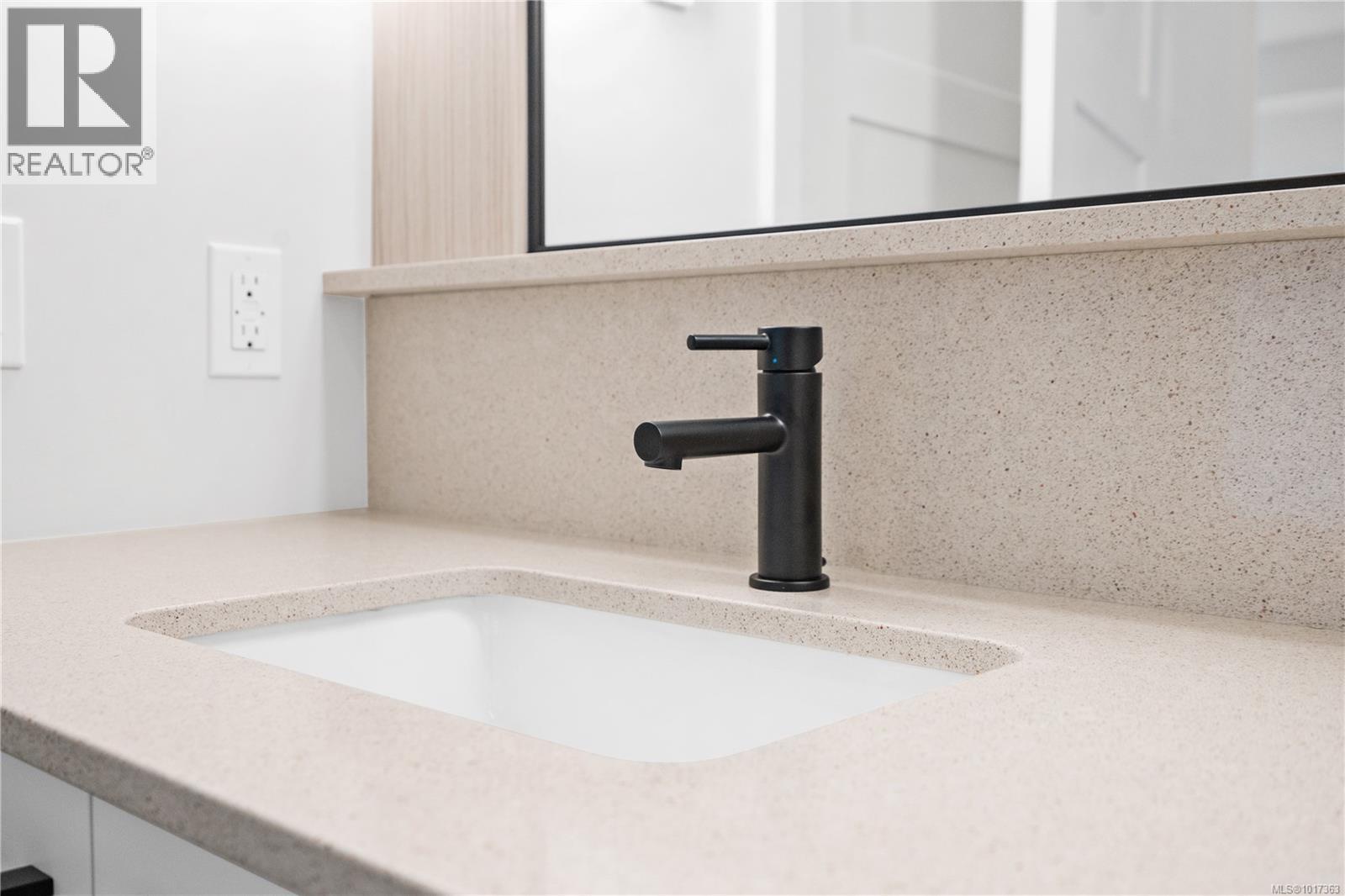 205 947 Whirlaway Cres, Langford, British Columbia