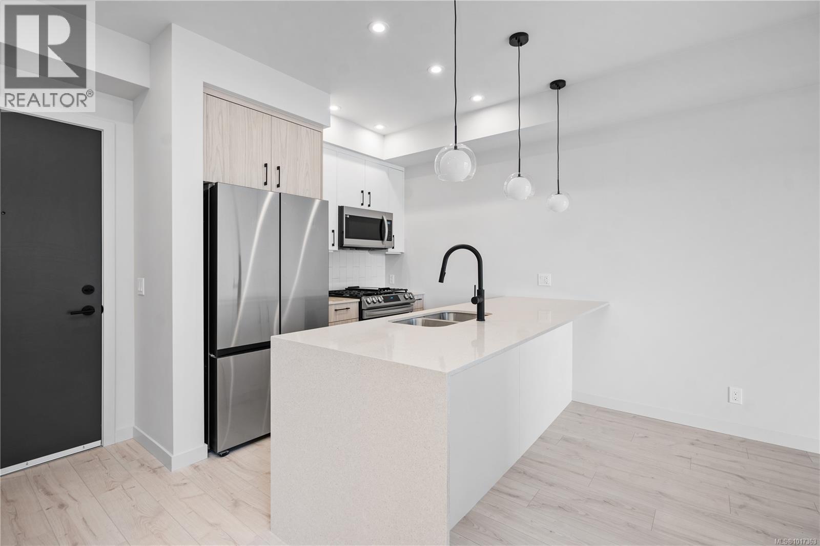 205 947 Whirlaway Cres, Langford, British Columbia