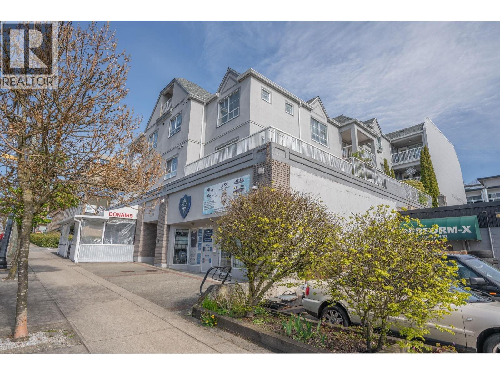 206 723 Twelfth Street, New Westminster, British Columbia