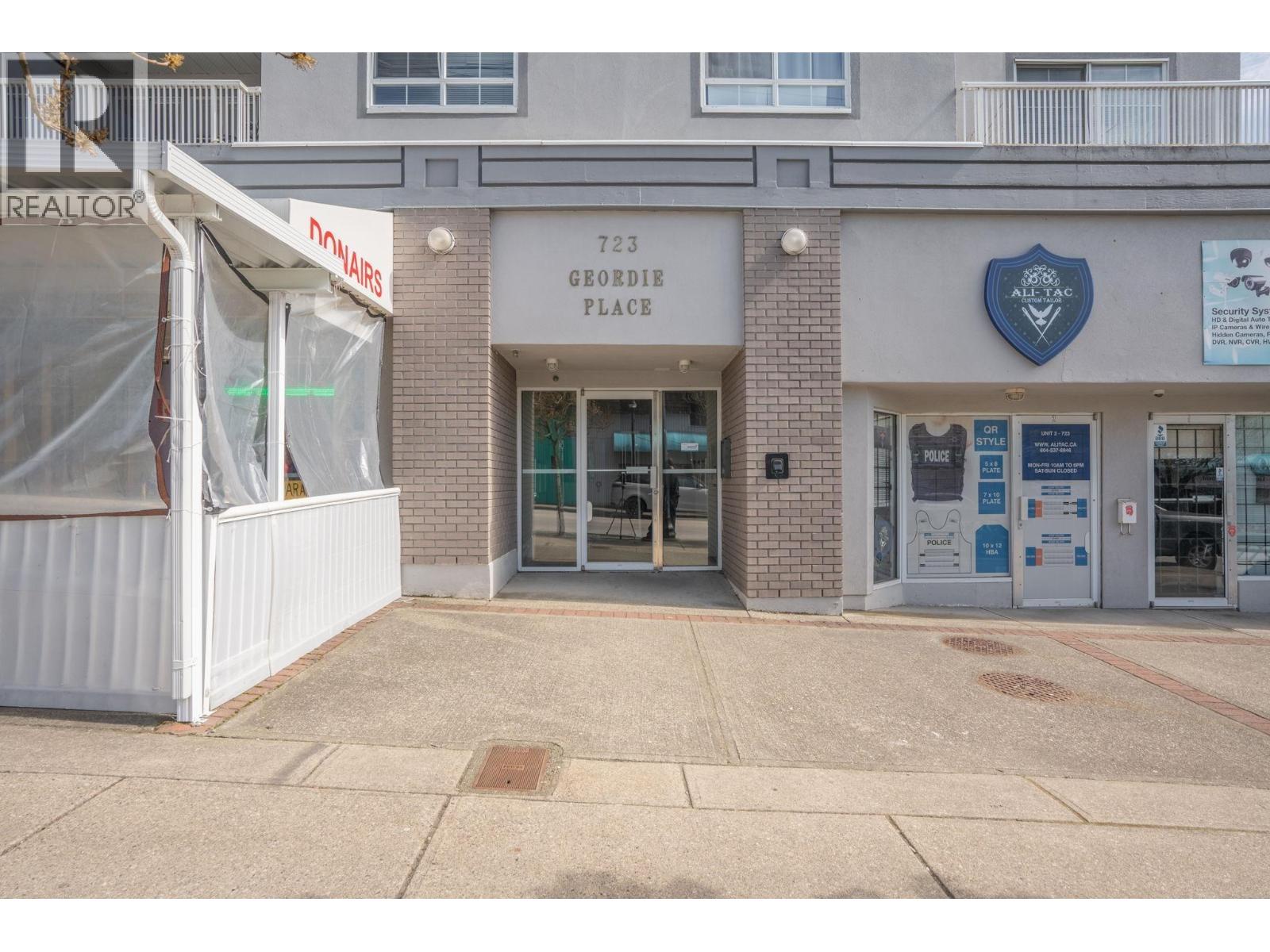 205 723 Twelfth Street, New Westminster, British Columbia