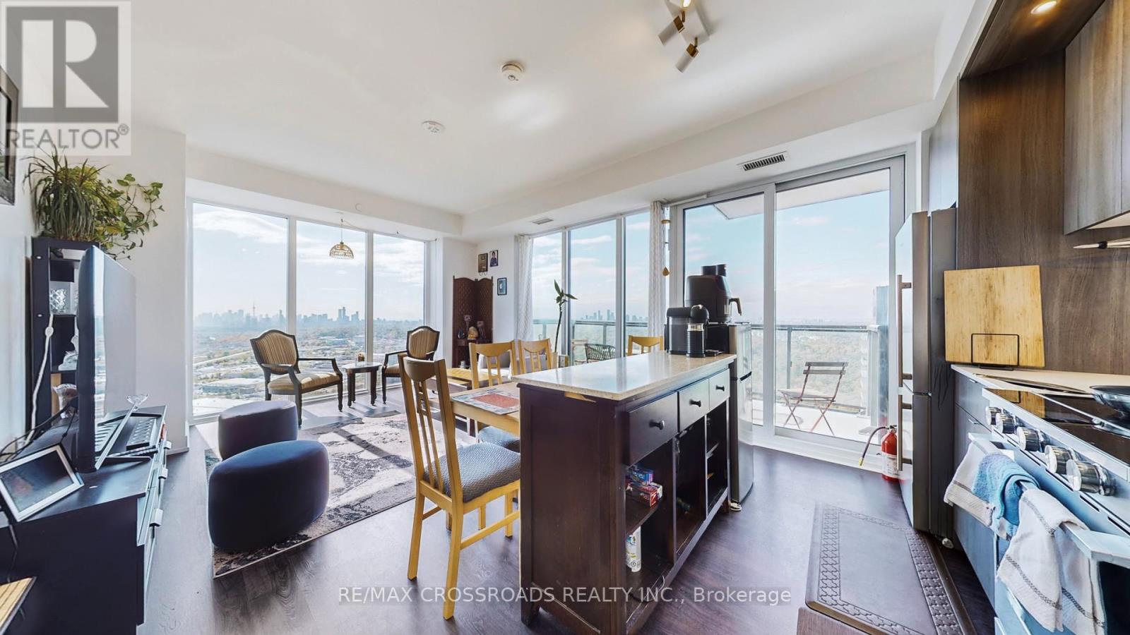 4210 - 30 Inn On The Park Drive, Toronto (banbury-don Mills), Ontario