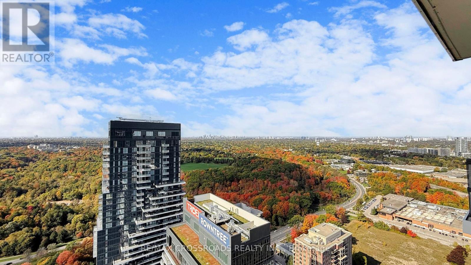 4210 - 30 Inn On The Park Drive, Toronto (banbury-don Mills), Ontario