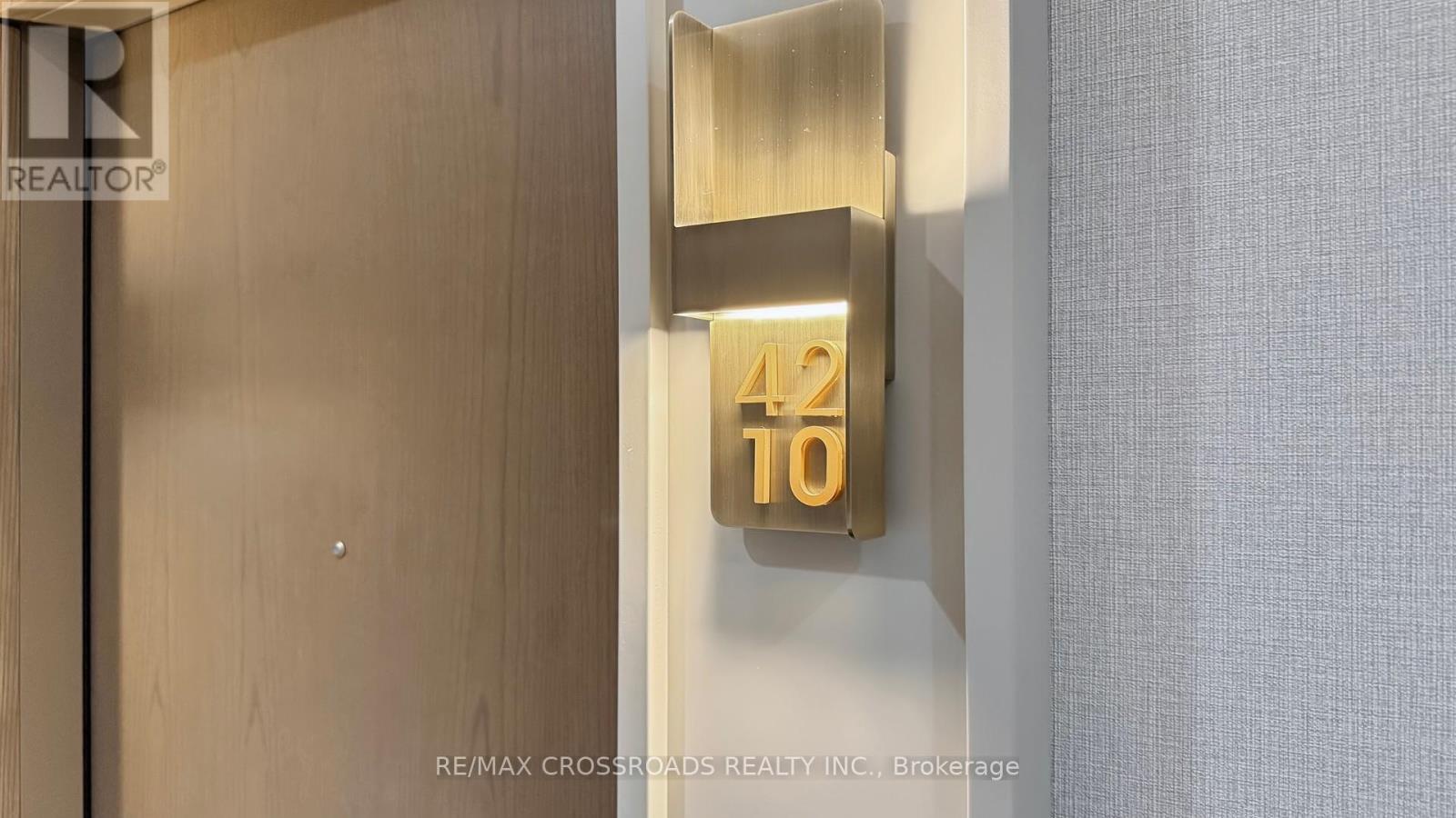 4210 - 30 Inn On The Park Drive, Toronto (banbury-don Mills), Ontario