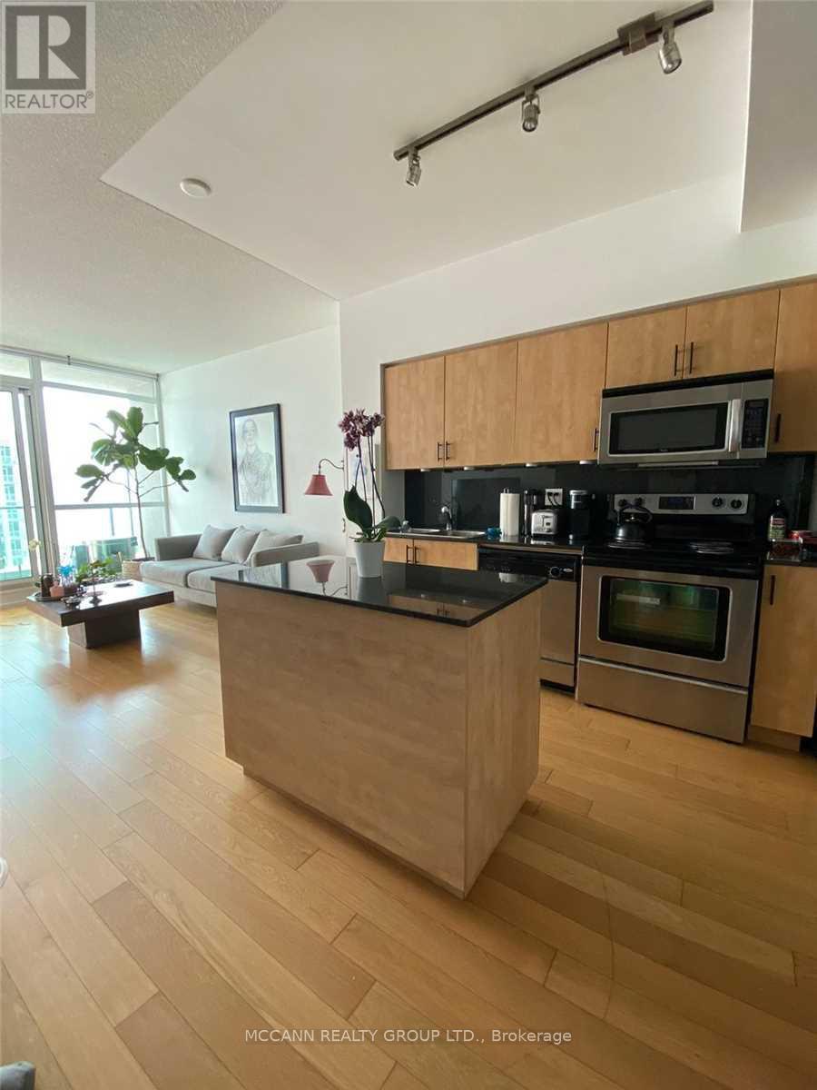 3301 - 215 Fort York Boulevard, Toronto (niagara), Ontario