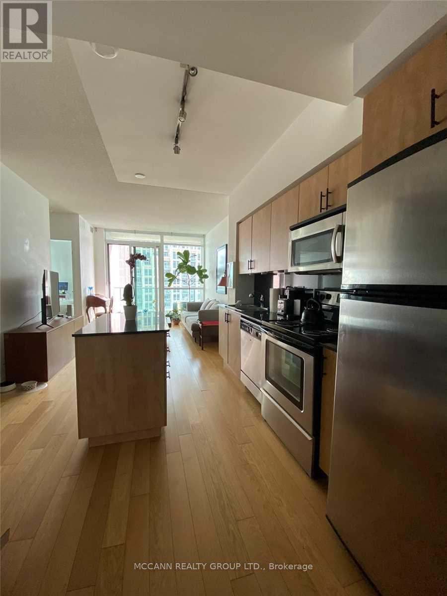 3301 - 215 Fort York Boulevard, Toronto (niagara), Ontario