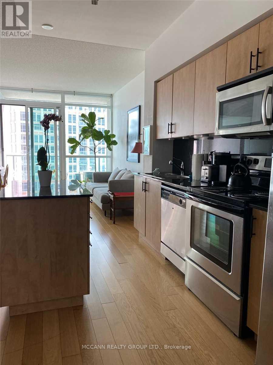 3301 - 215 Fort York Boulevard, Toronto (niagara), Ontario