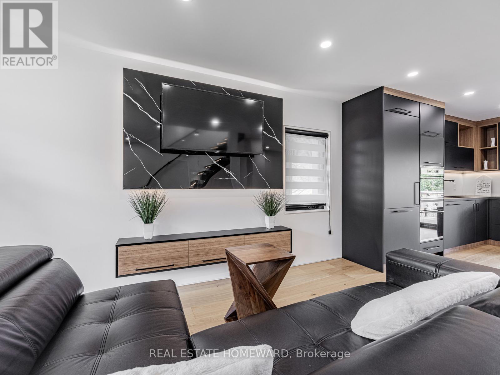 10 Juliana Court, Toronto (lambton Baby Point), Ontario