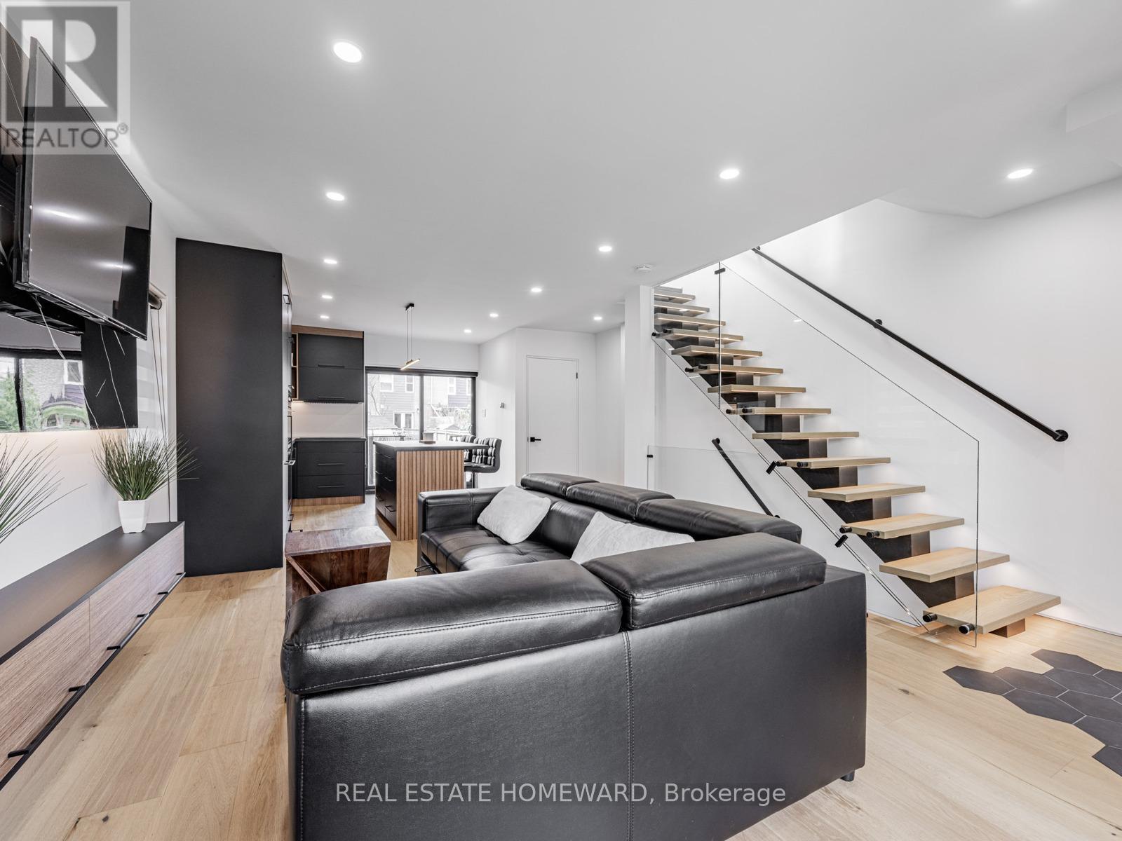 10 Juliana Court, Toronto (lambton Baby Point), Ontario