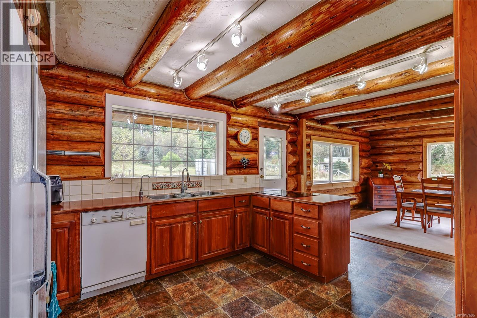 6020 Mine Rd, Port Mcneill, British Columbia