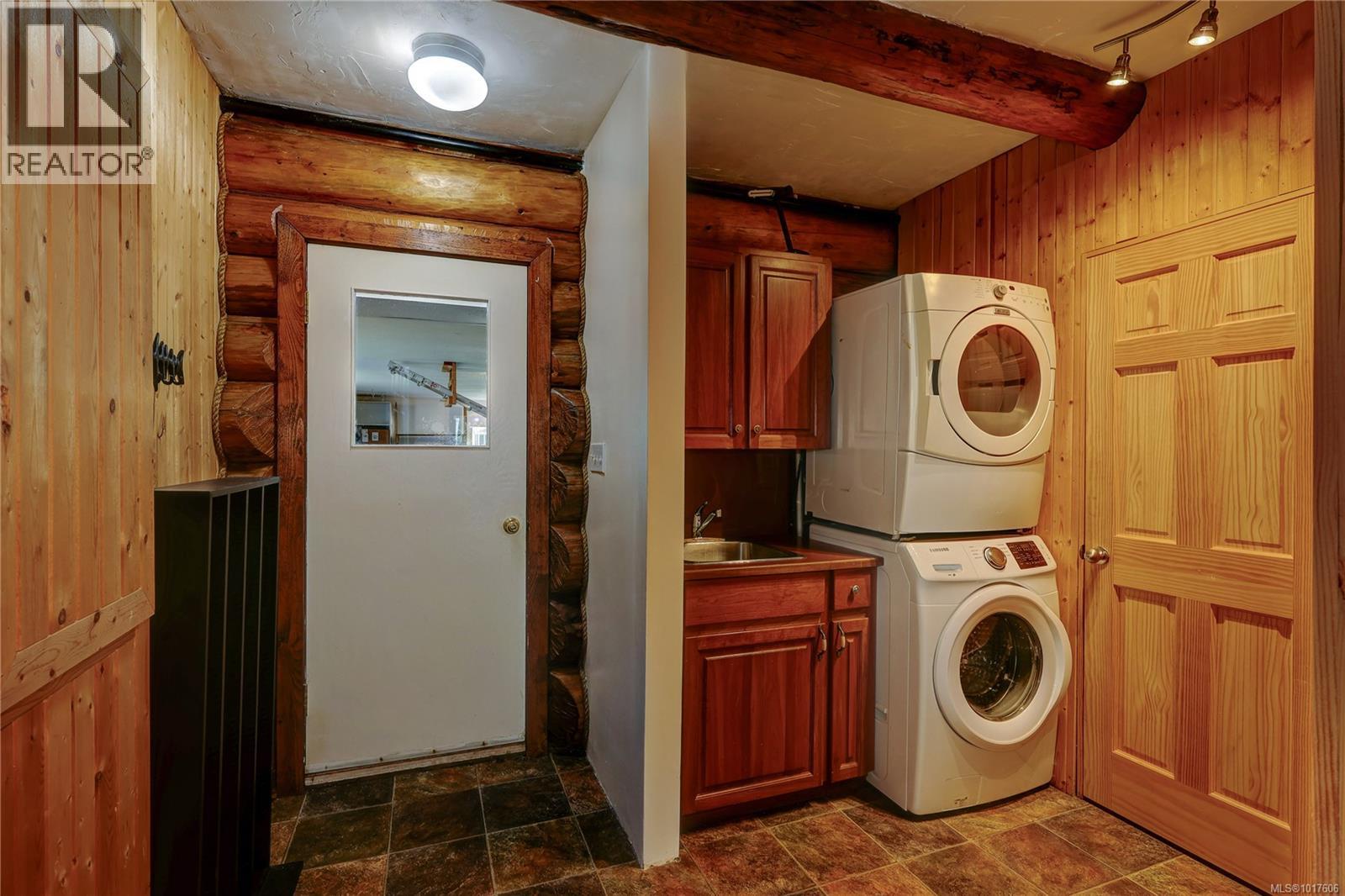 6020 Mine Rd, Port Mcneill, British Columbia