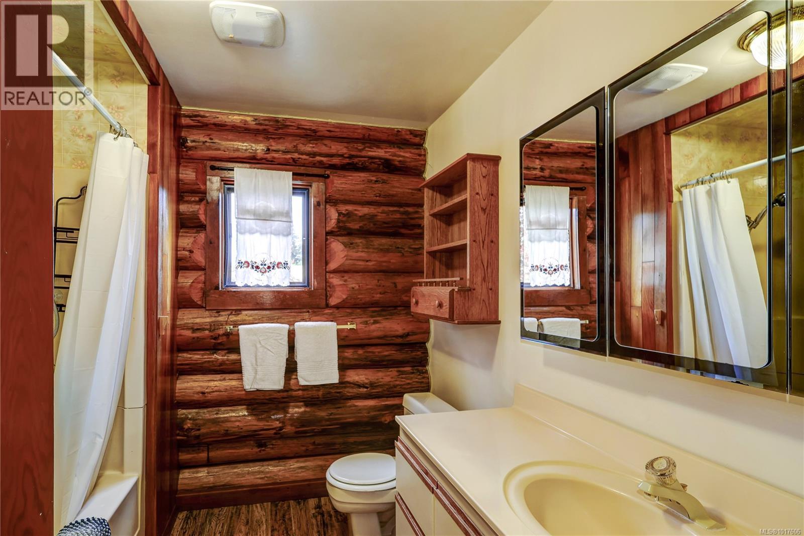 6020 Mine Rd, Port Mcneill, British Columbia