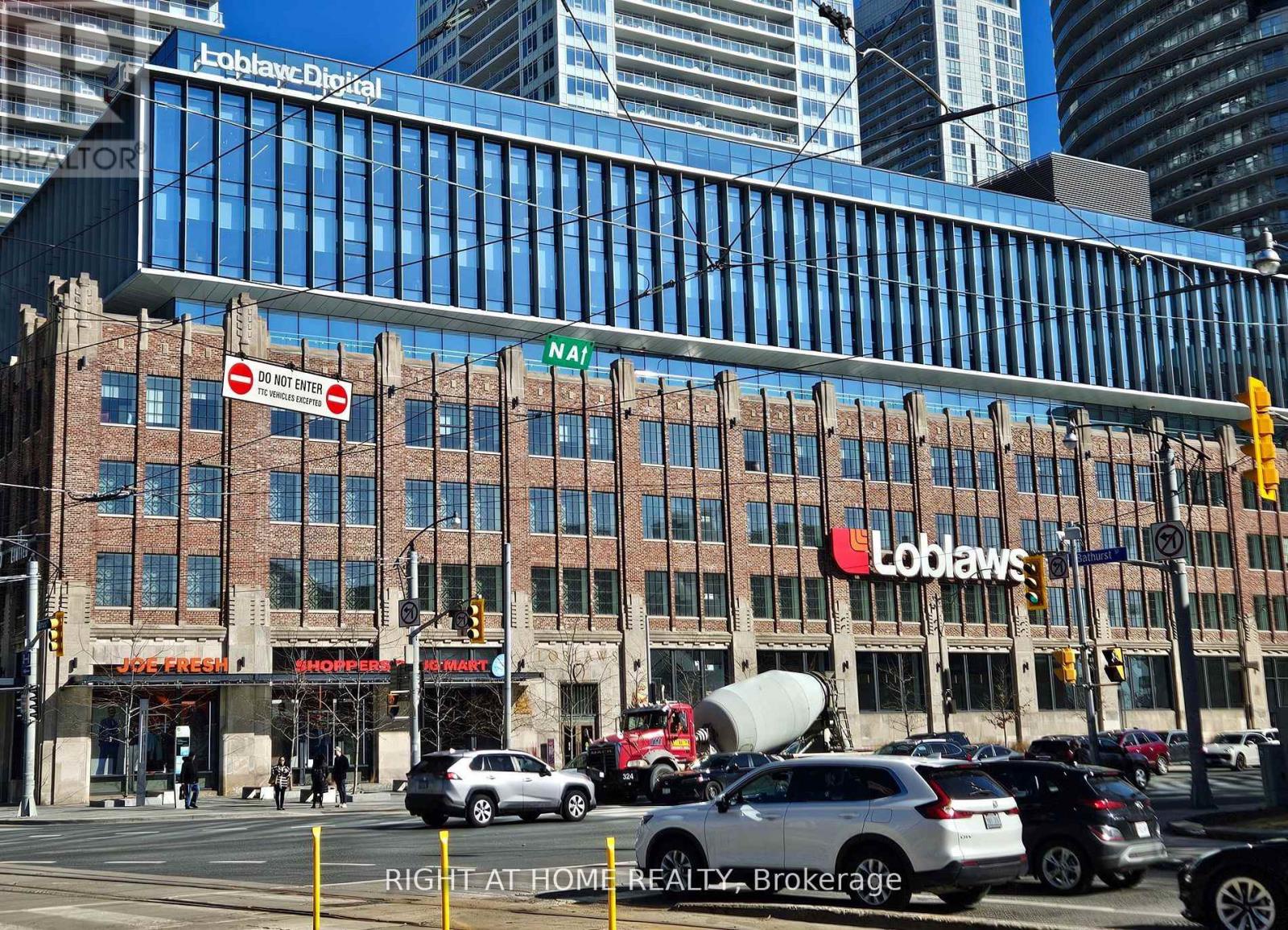 732 - 90 Stadium Road, Toronto (niagara), Ontario