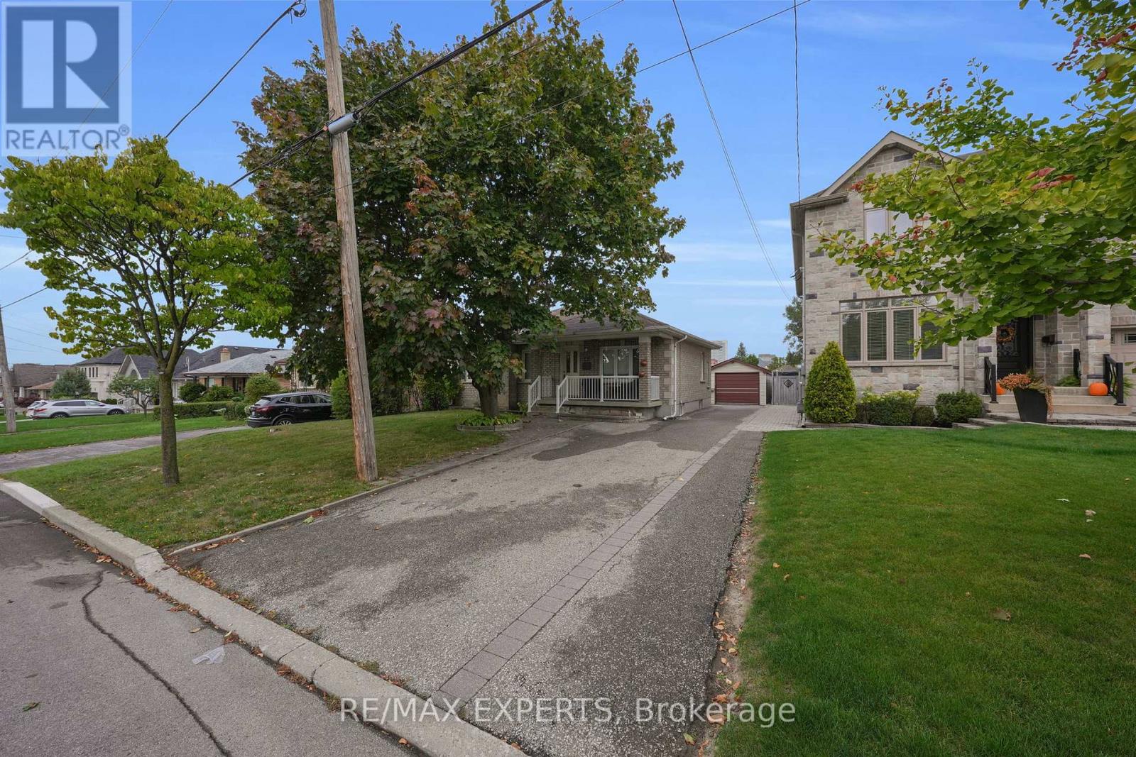 26 Grovedale Avenue, Toronto (maple Leaf), Ontario