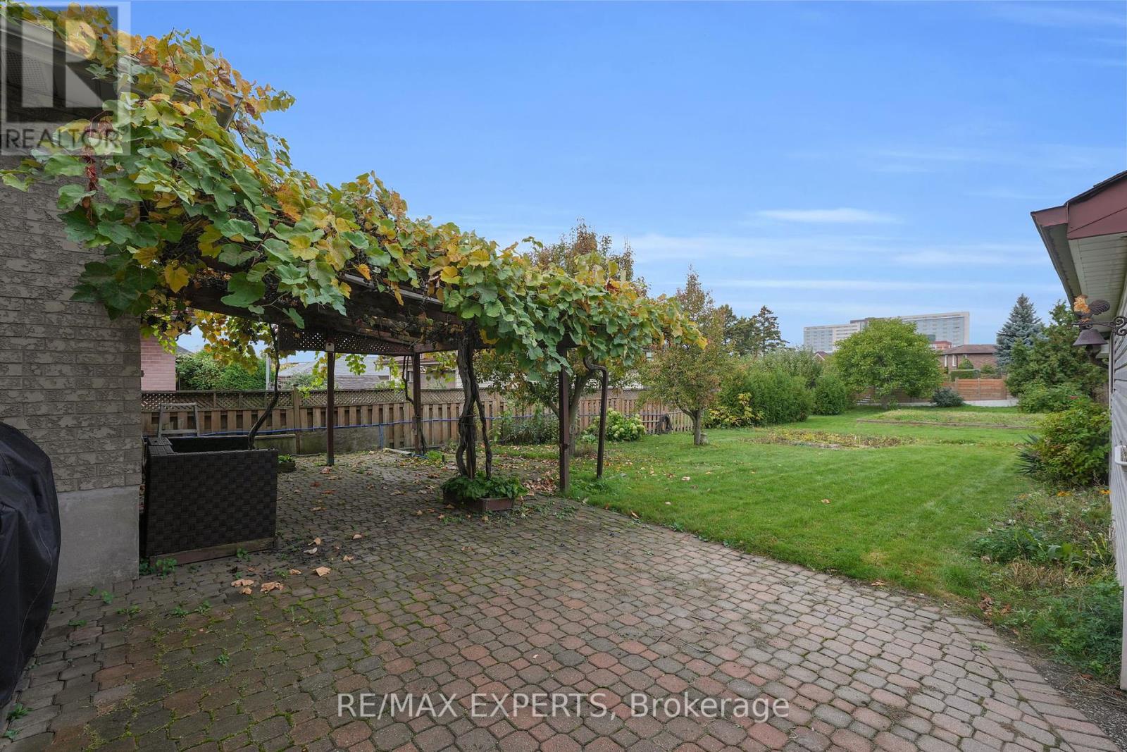 26 Grovedale Avenue, Toronto (maple Leaf), Ontario