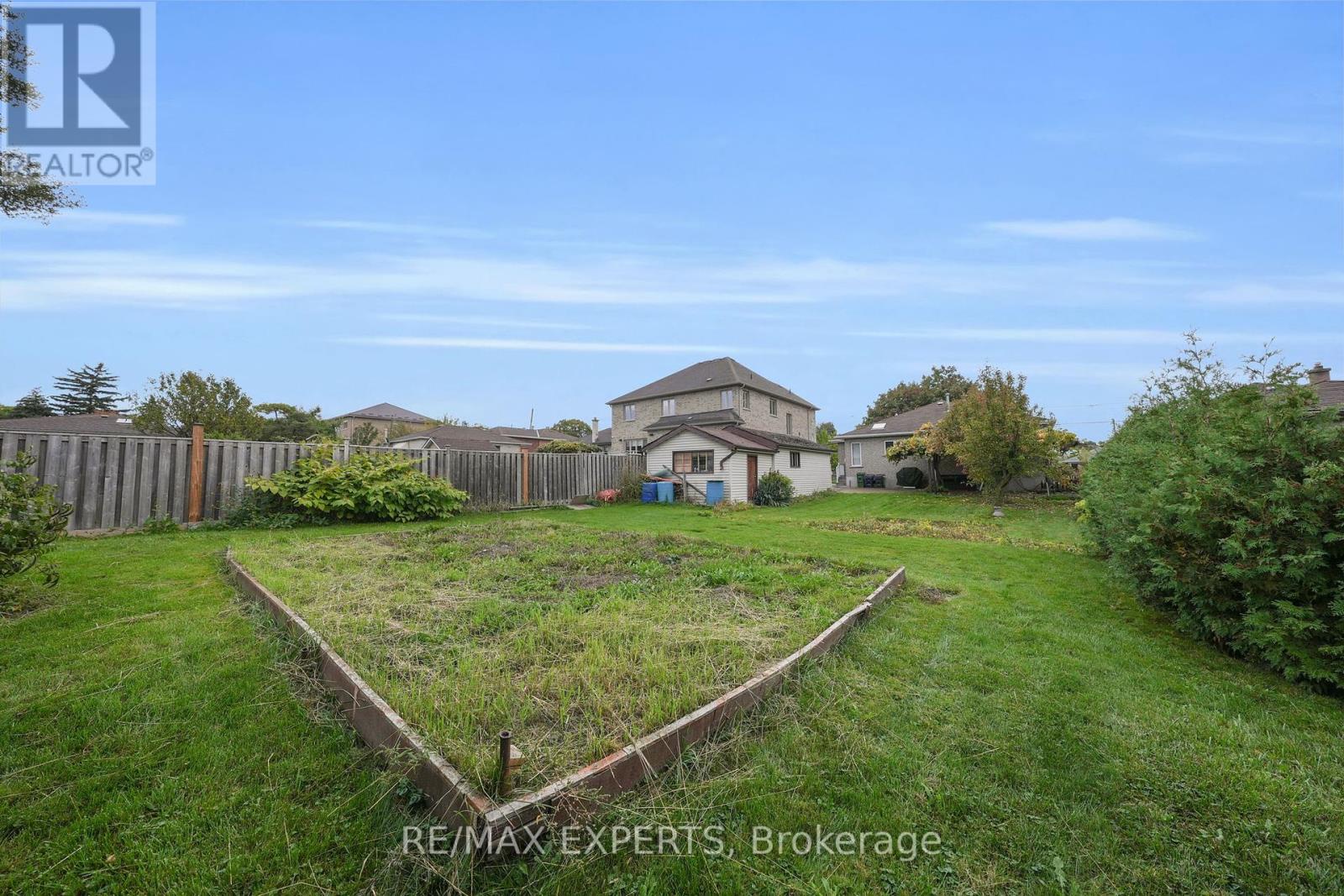 26 Grovedale Avenue, Toronto (maple Leaf), Ontario