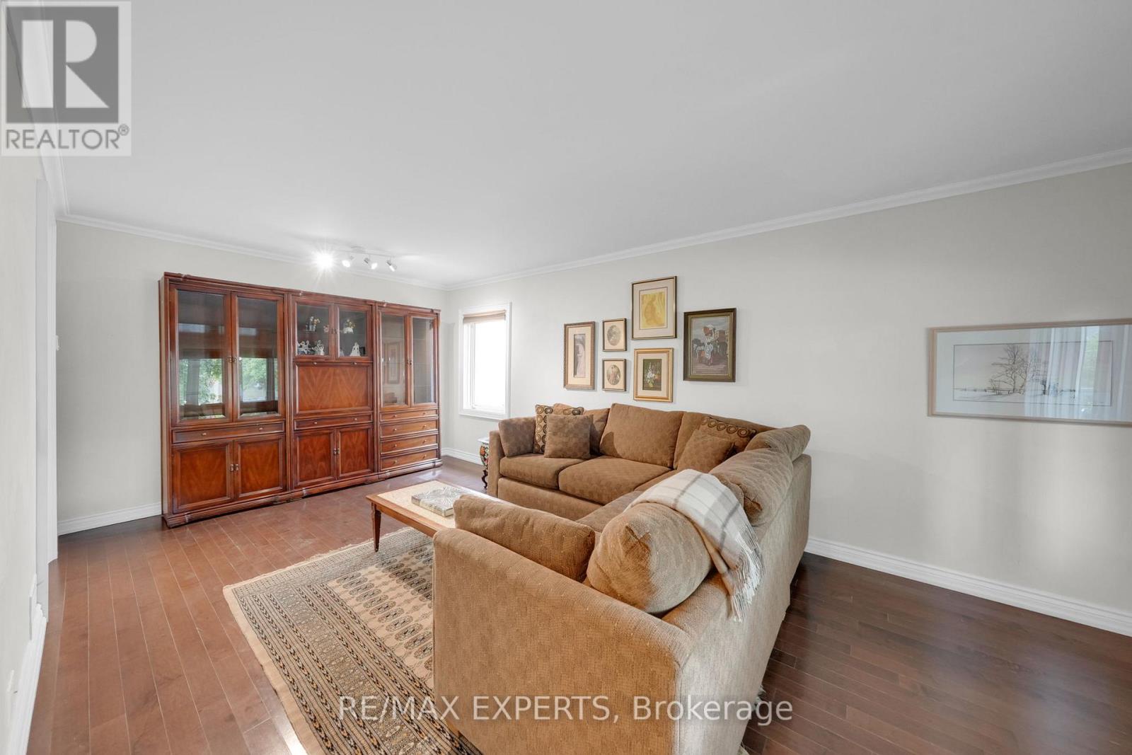 26 Grovedale Avenue, Toronto (maple Leaf), Ontario