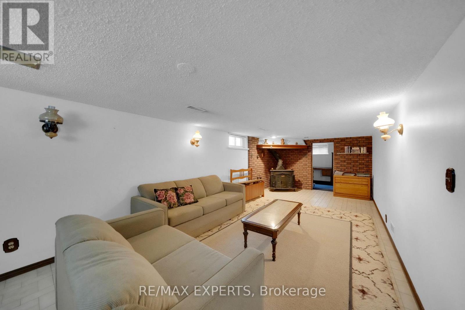 26 Grovedale Avenue, Toronto (maple Leaf), Ontario