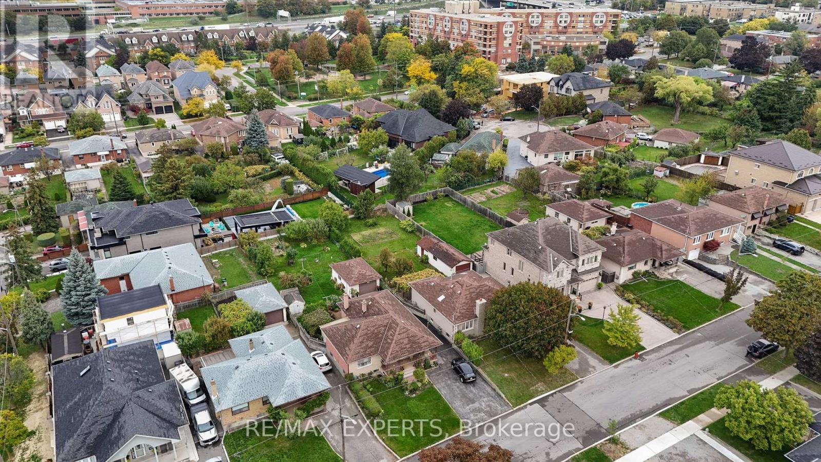 26 Grovedale Avenue, Toronto (maple Leaf), Ontario