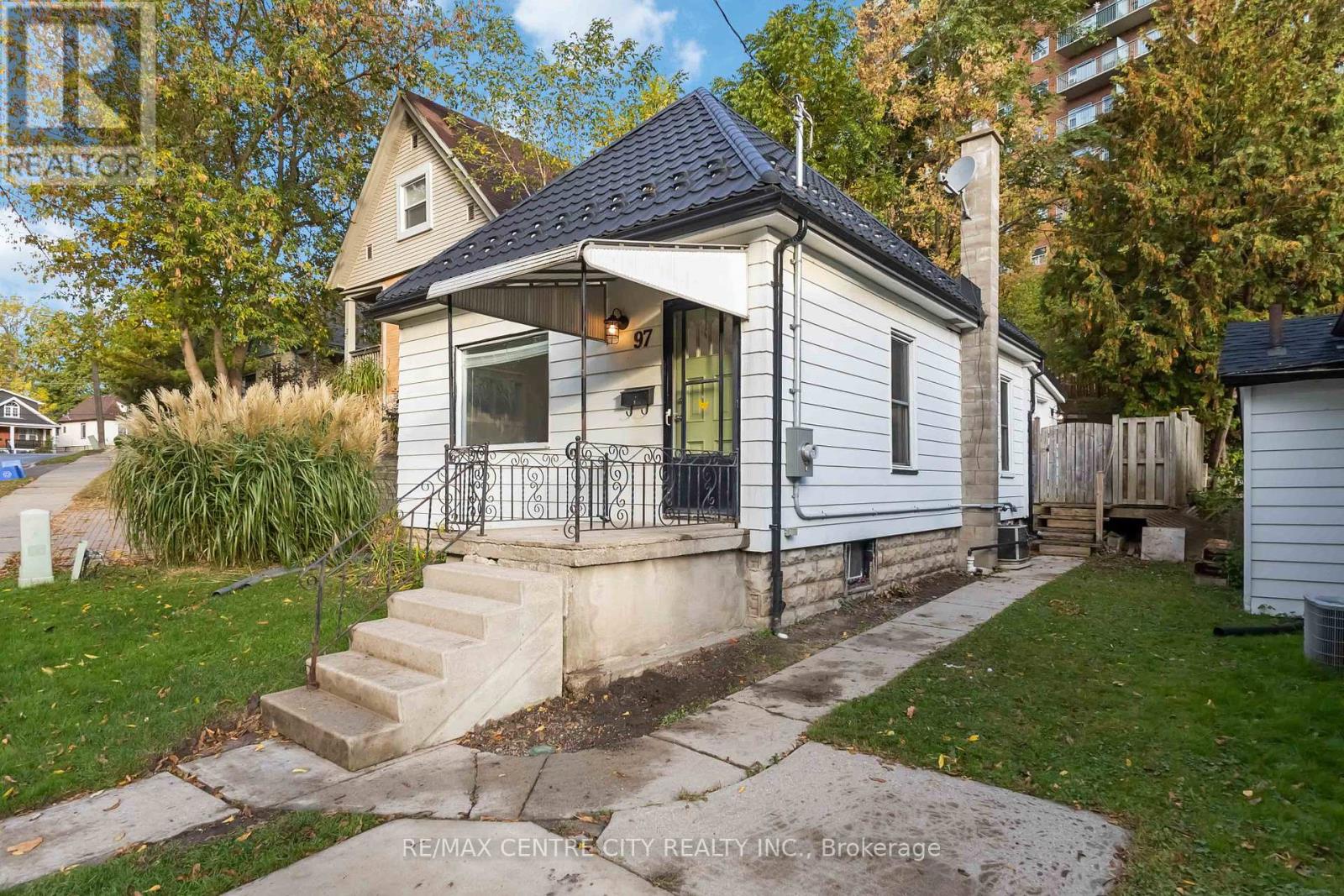 97 Walnut Street, London North (north N), Ontario