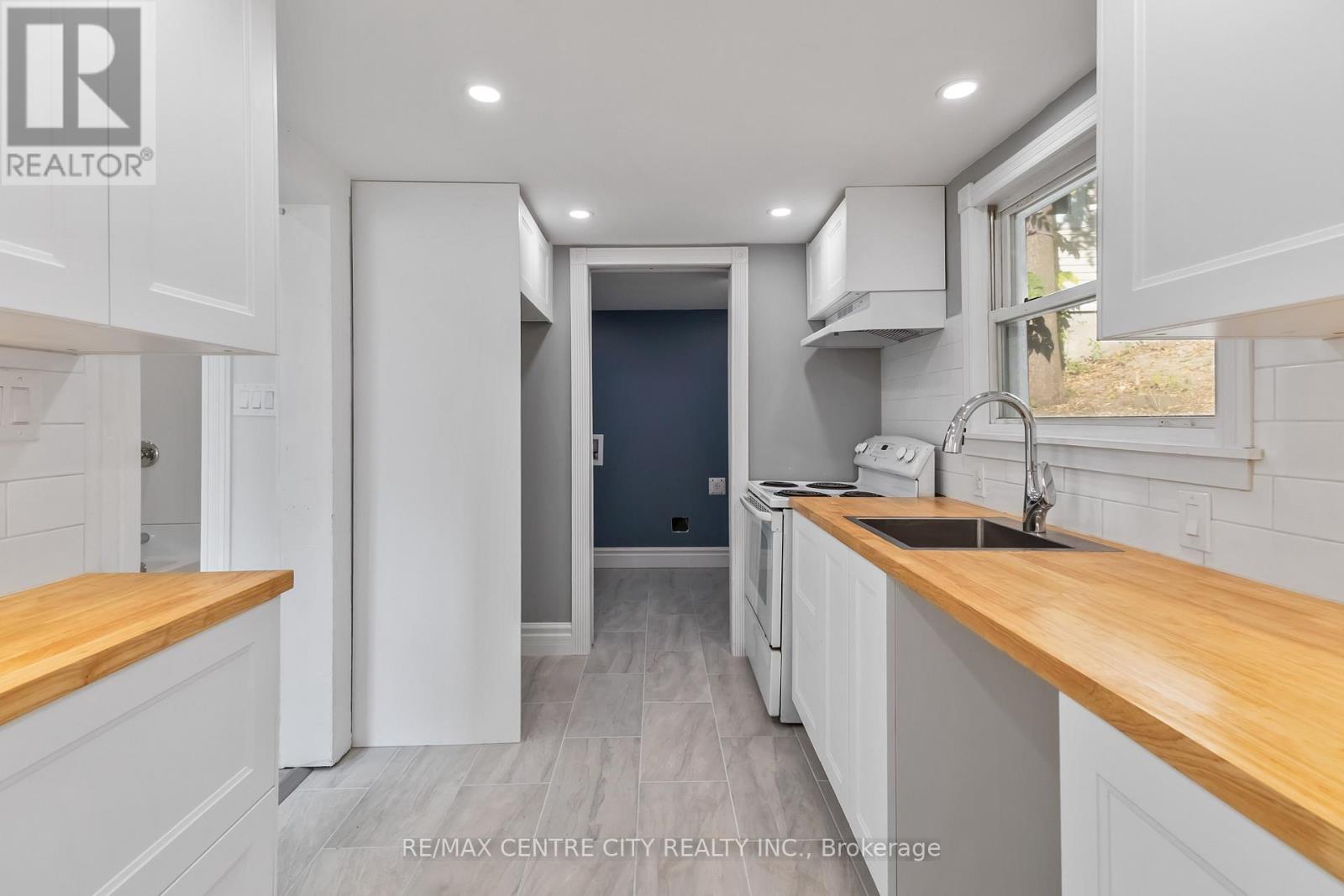 97 Walnut Street, London North (north N), Ontario