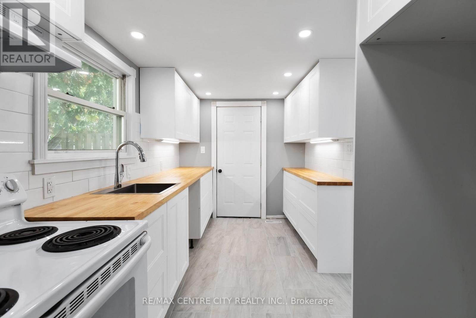 97 Walnut Street, London North (north N), Ontario